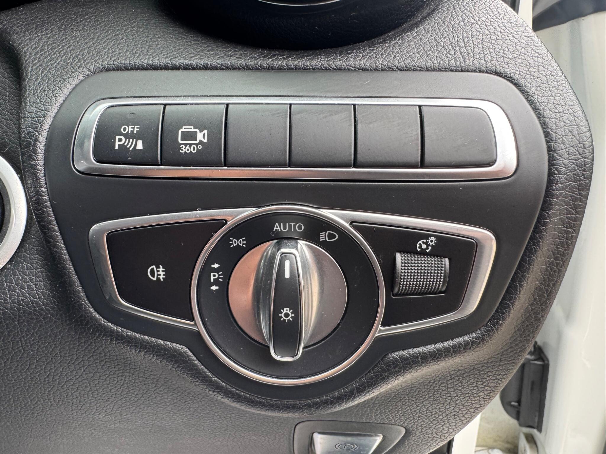 Mercedes-Benz GLC view 29