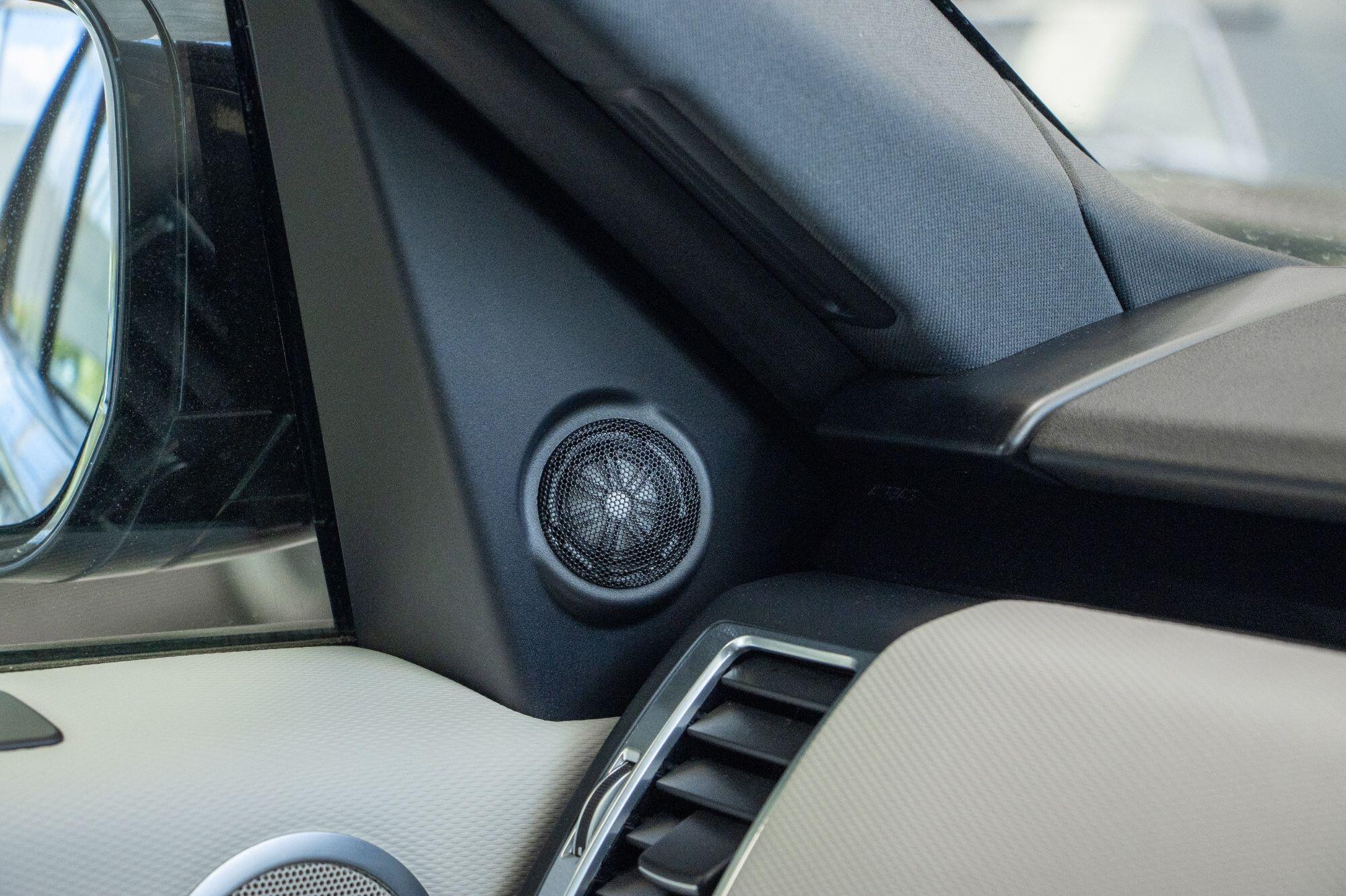 Land Rover Discovery view 53