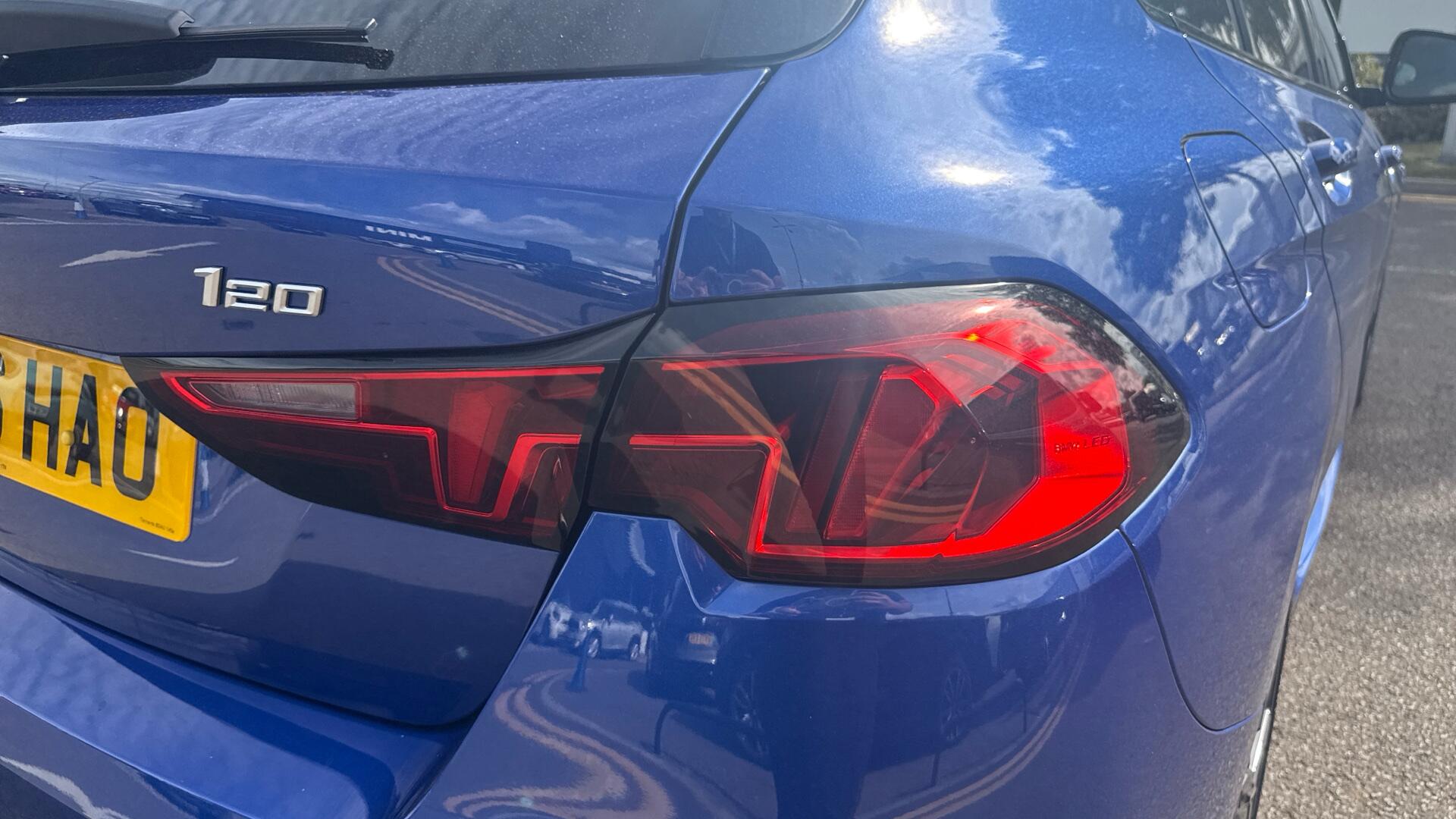 BMW 1 Series view 22