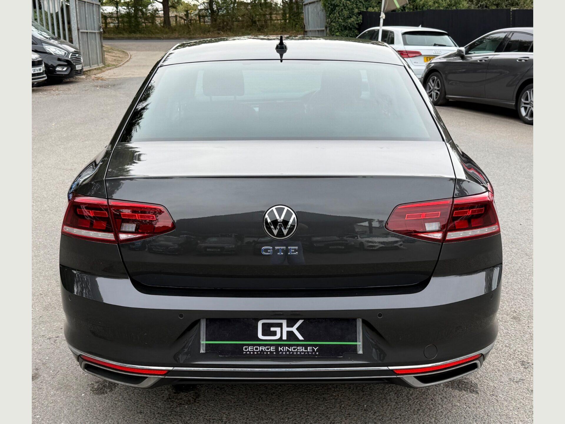 Volkswagen Passat view 8