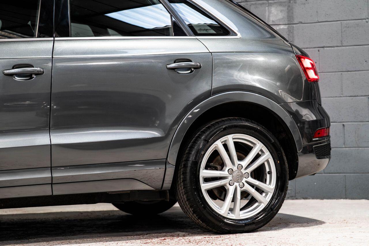 Audi Q3 view 49