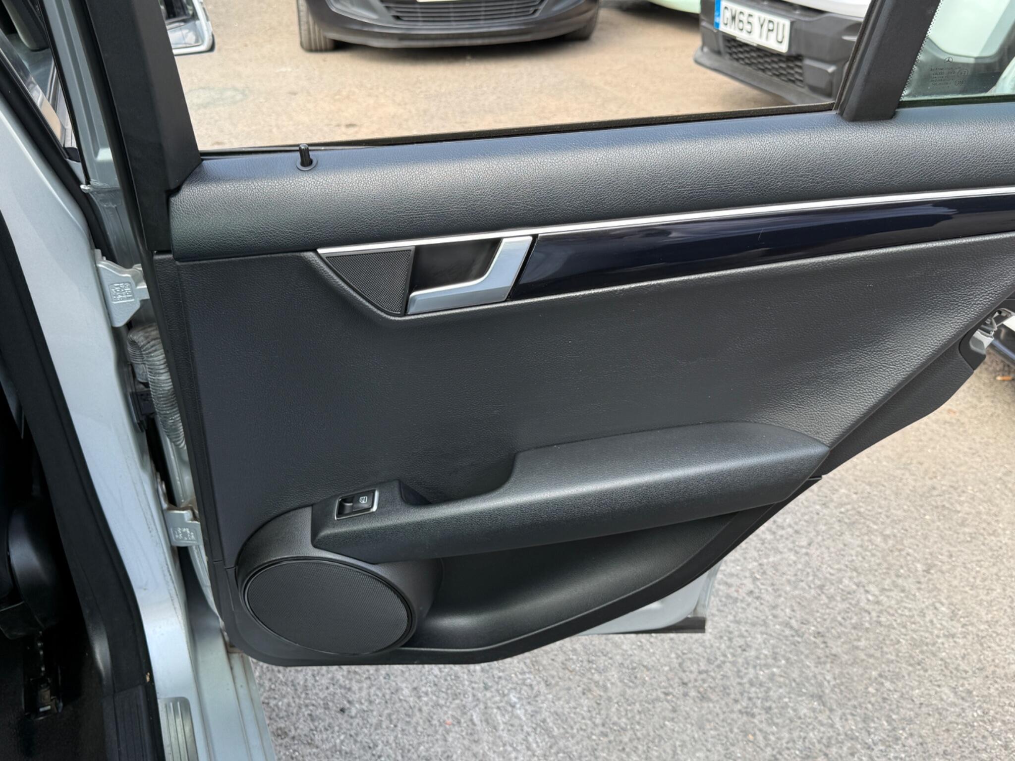 Mercedes-Benz C Class - Image 37