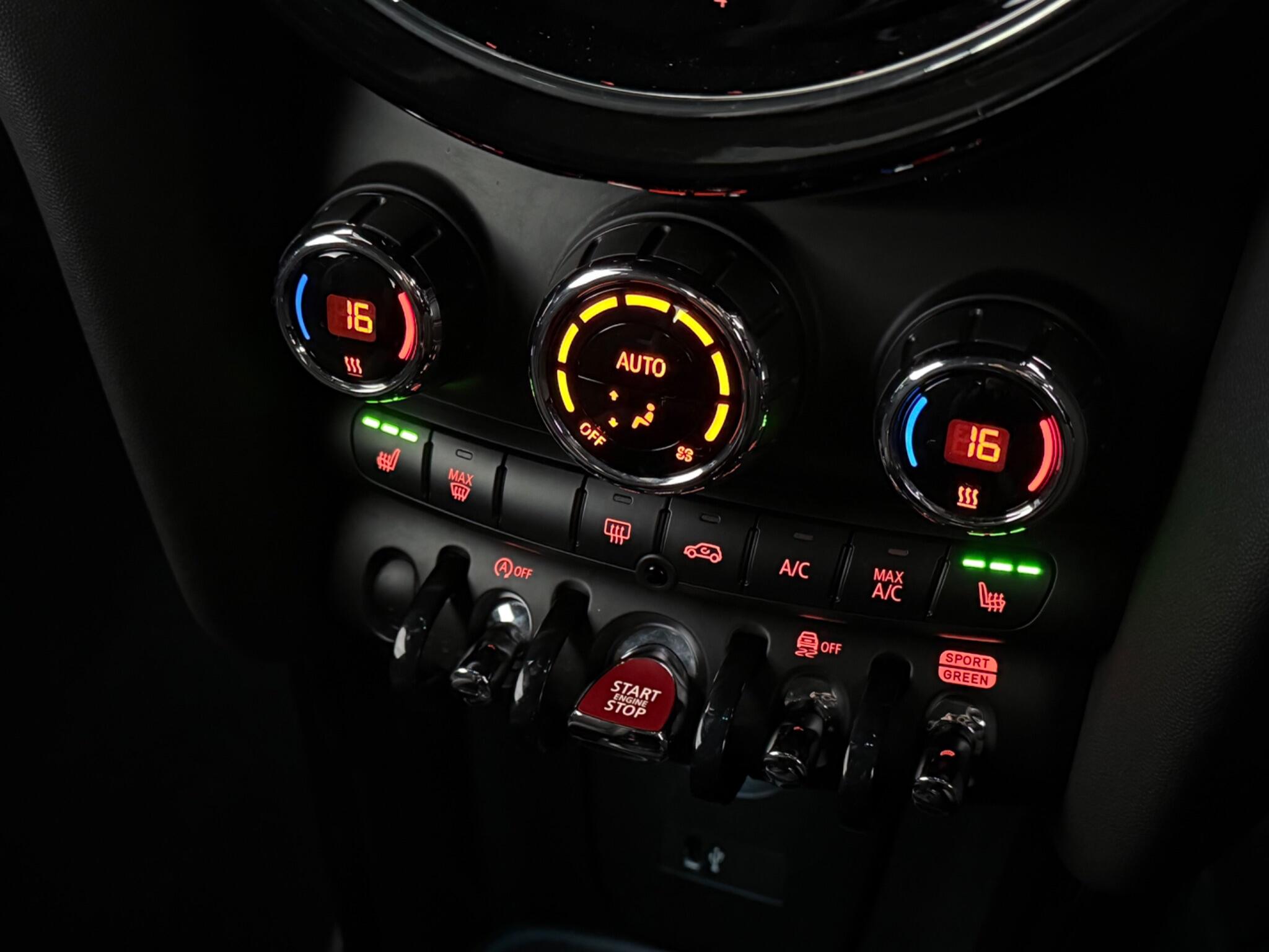 Mini Hatch view 36