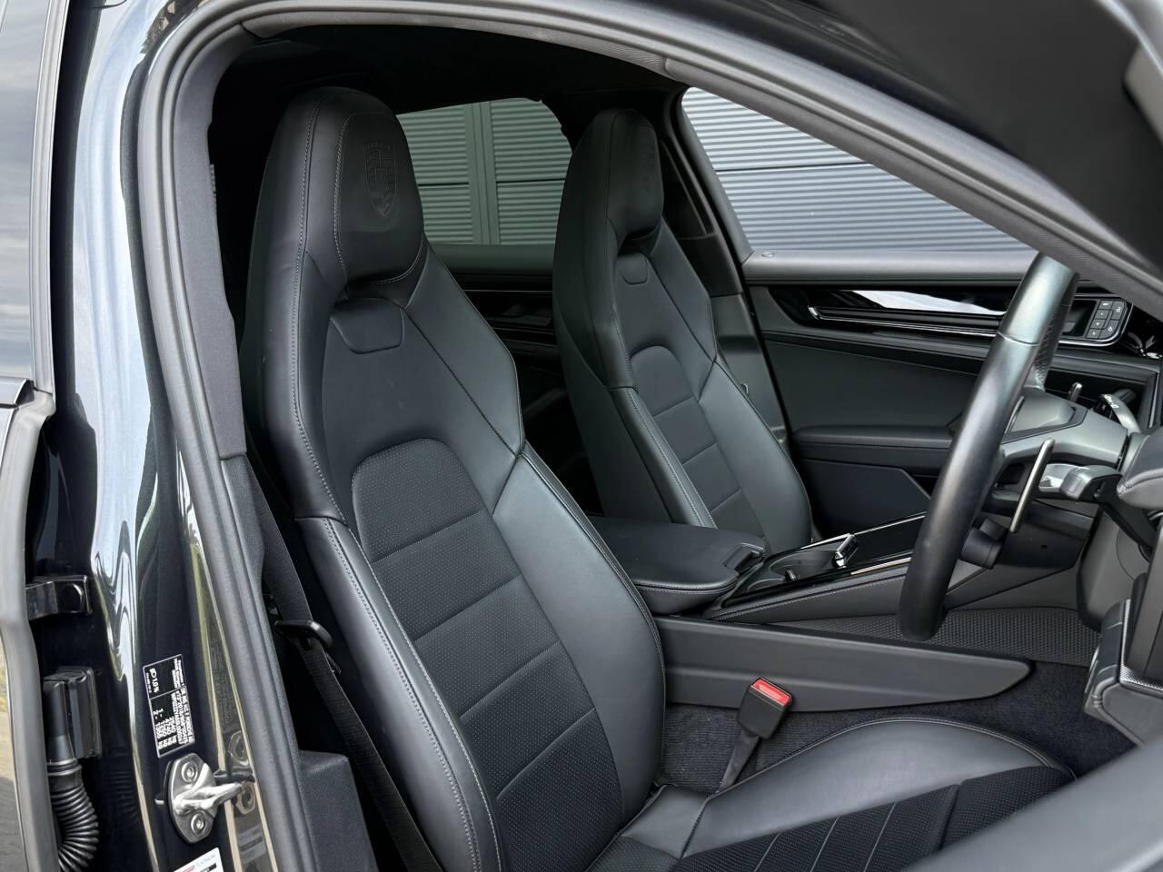 Porsche Panamera view 18