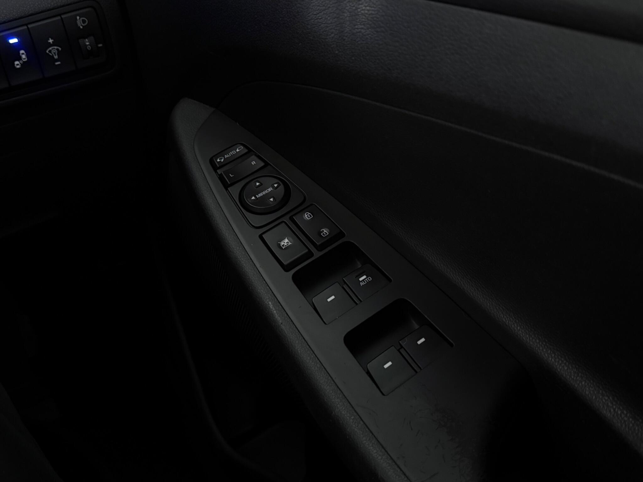 Hyundai Tucson view 22