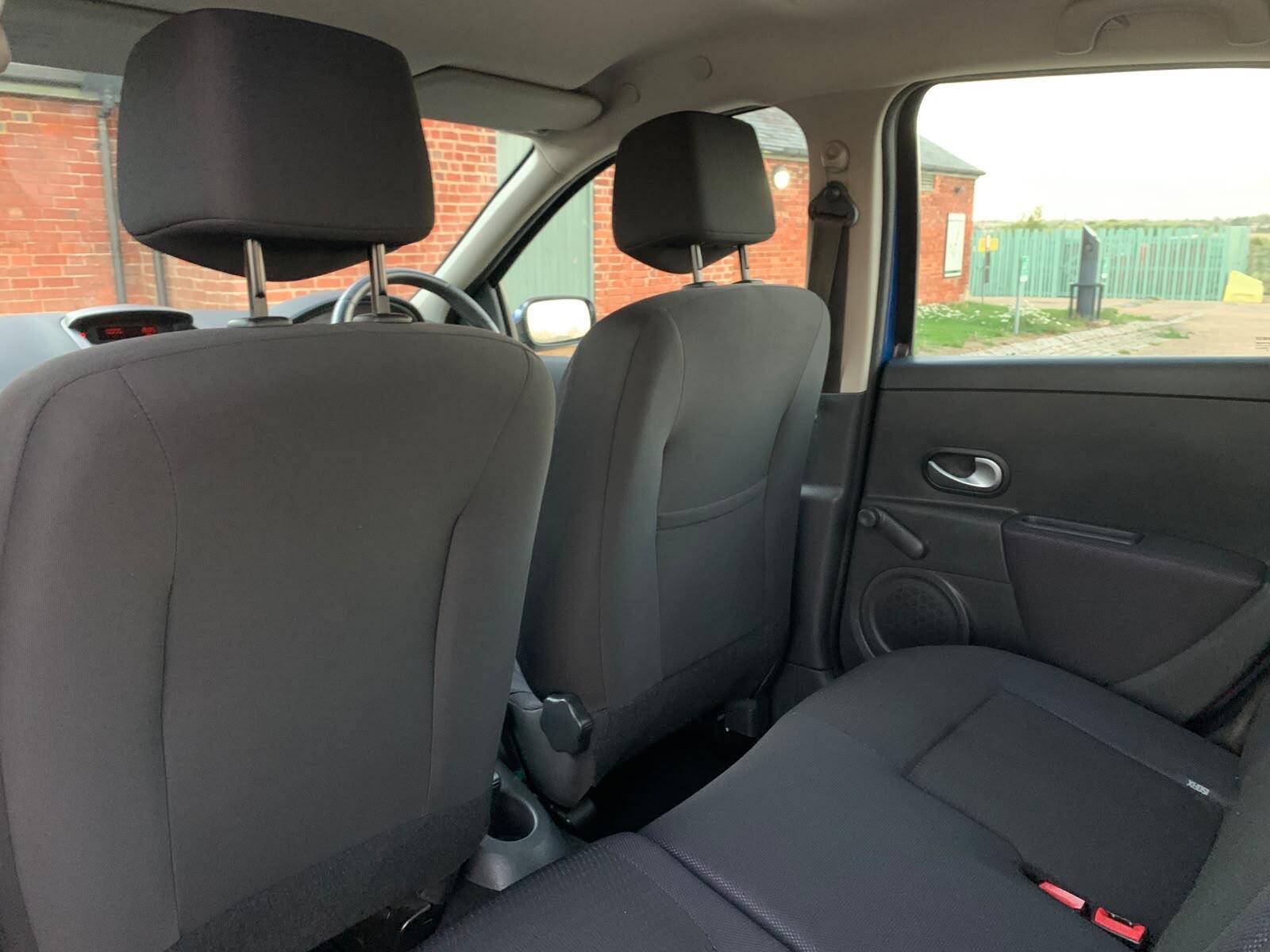 Renault Clio - Image 17