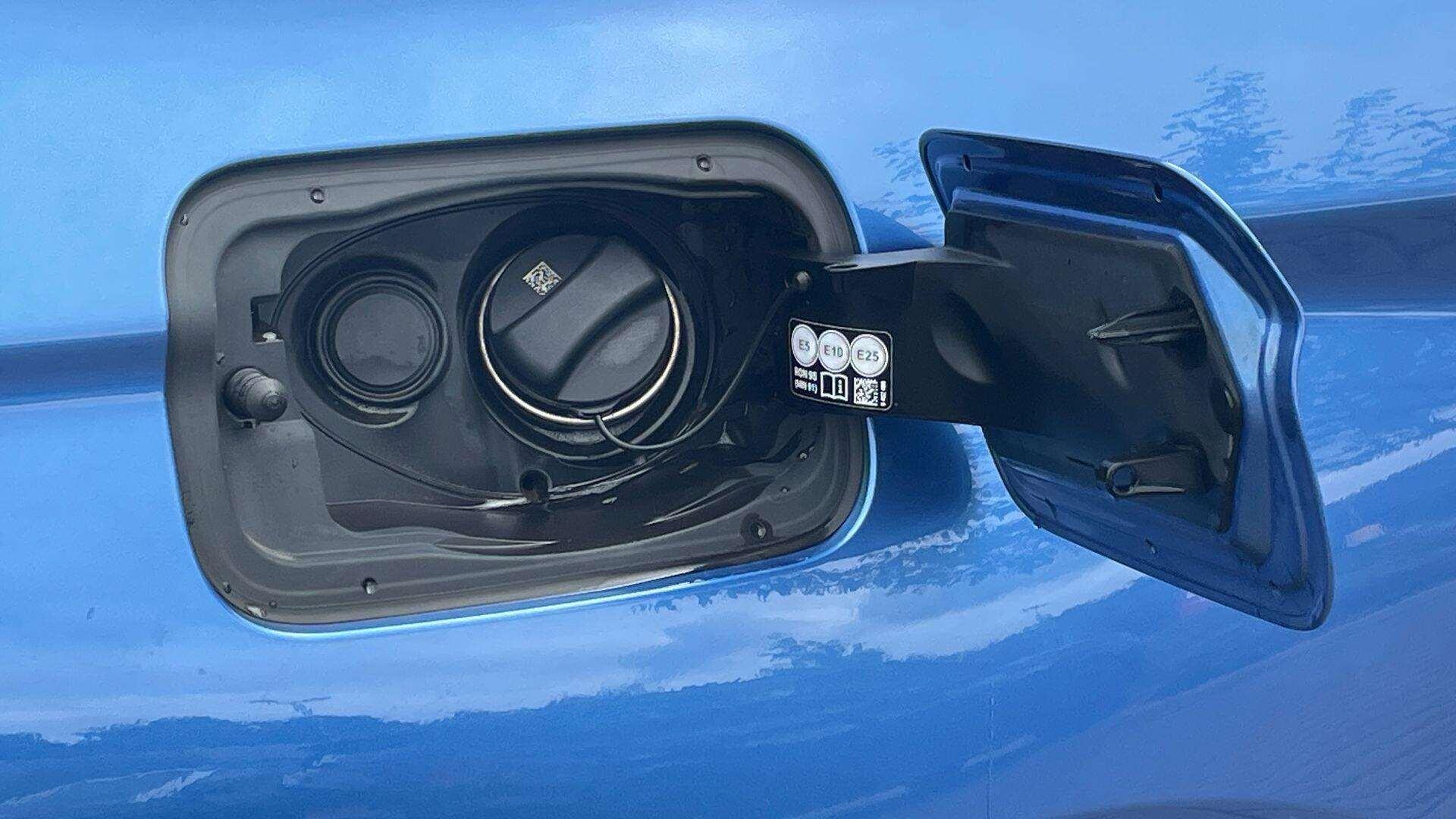 BMW 2 Series view 24