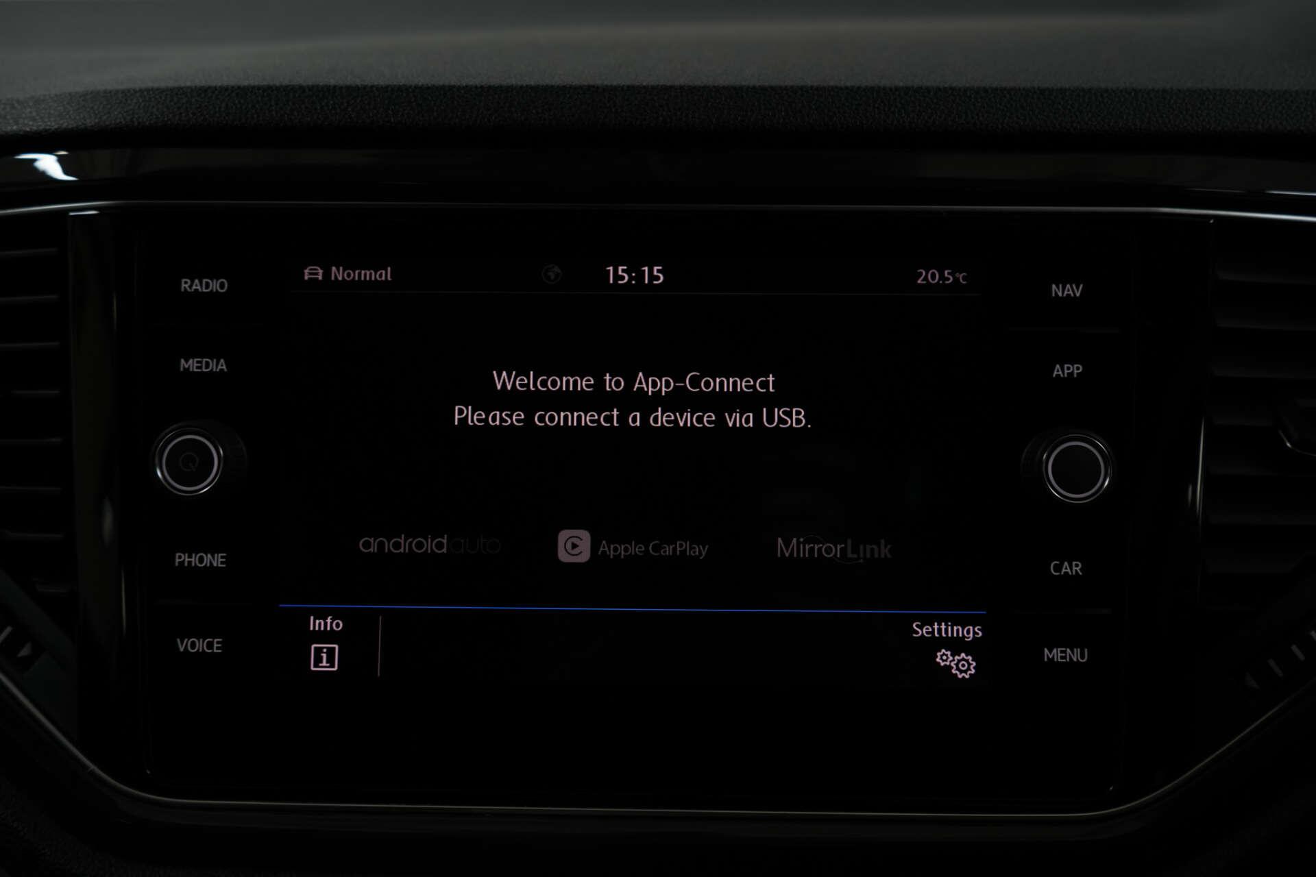 Volkswagen T-Roc view 31