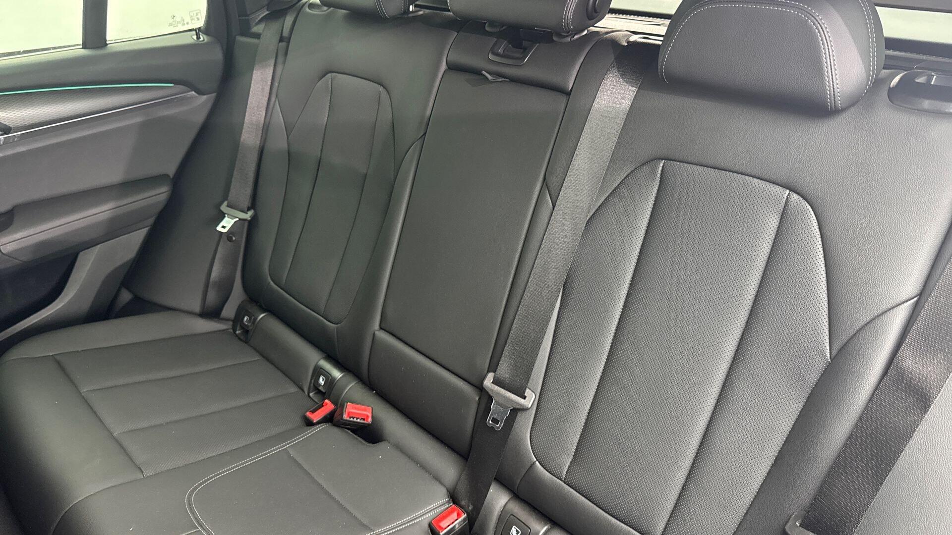 BMW X3 view 12