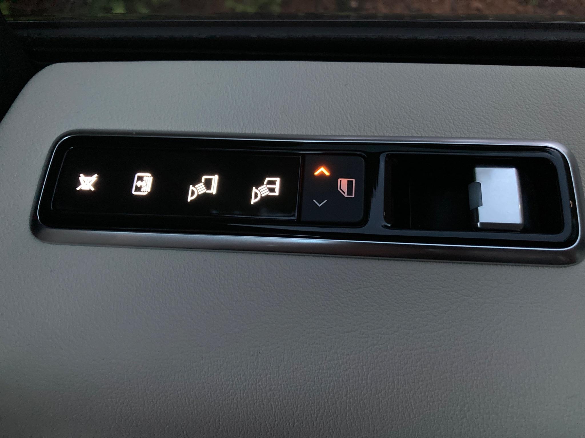 Land Rover Range Rover view 63