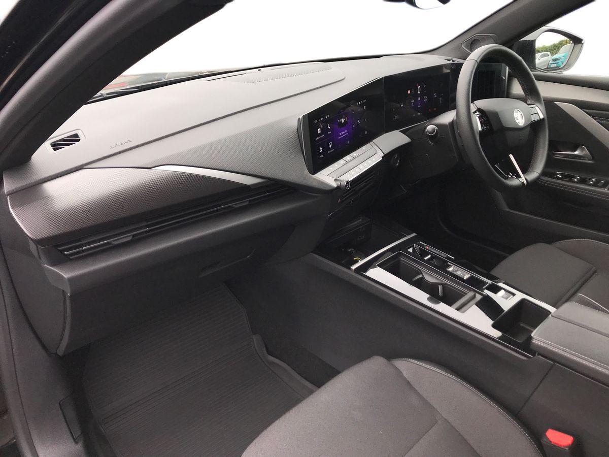 Vauxhall Astra view 5