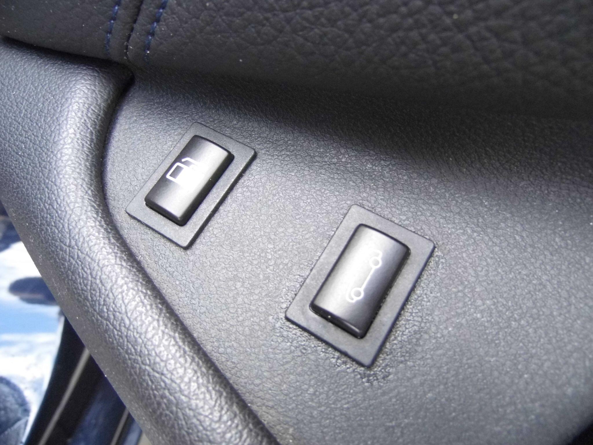 BMW 5 Series view 20