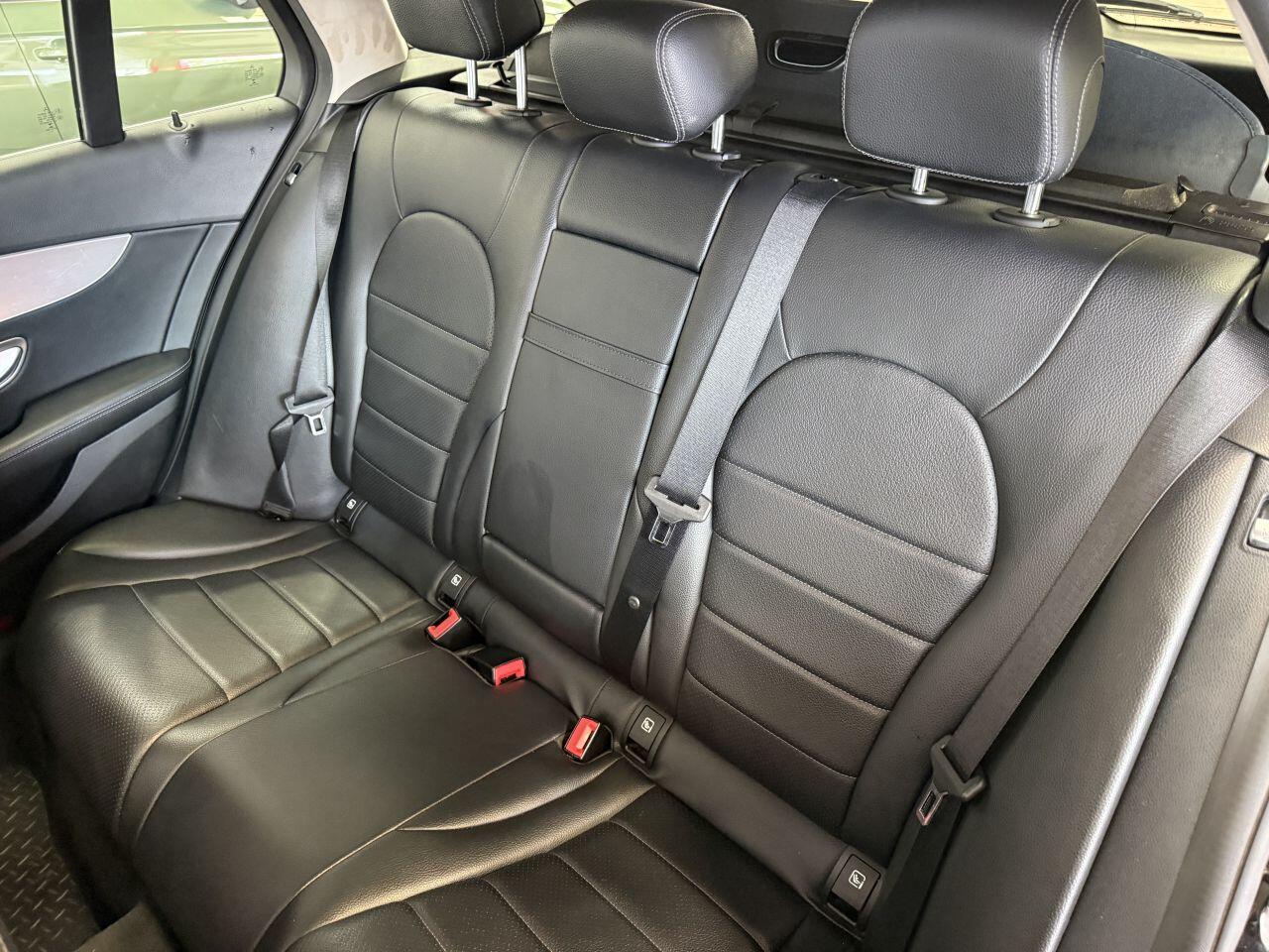 Mercedes-Benz C-Class view 61