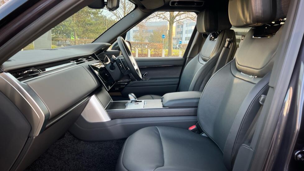 Land Rover Range Rover view 3
