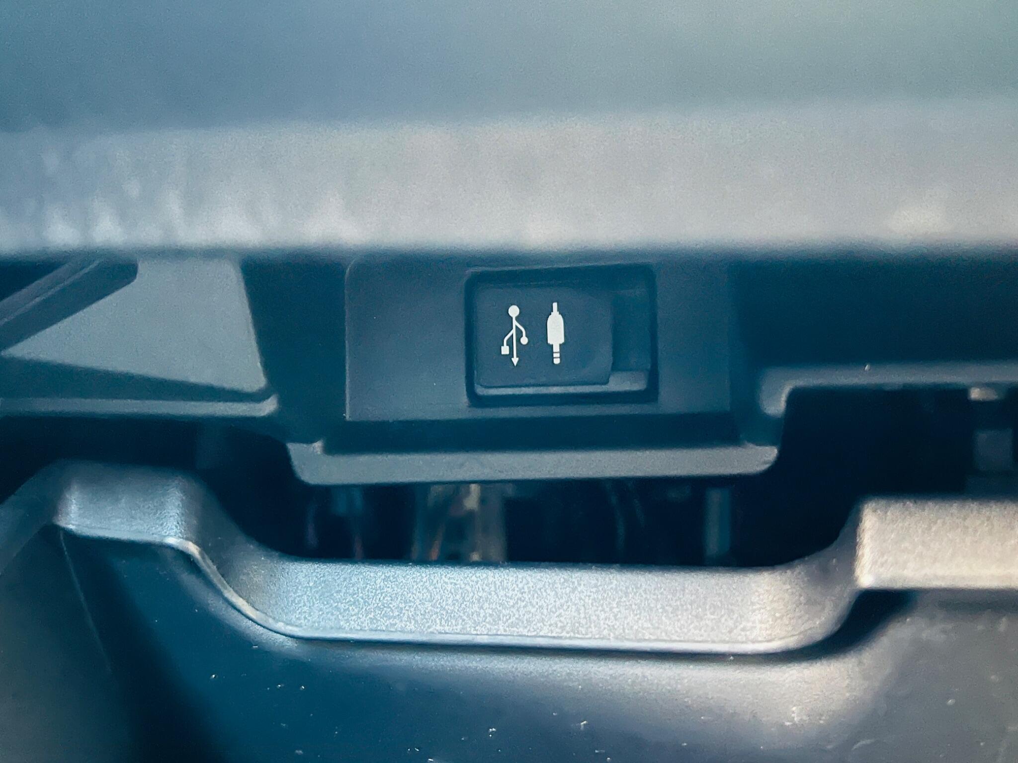 Toyota Yaris view 34