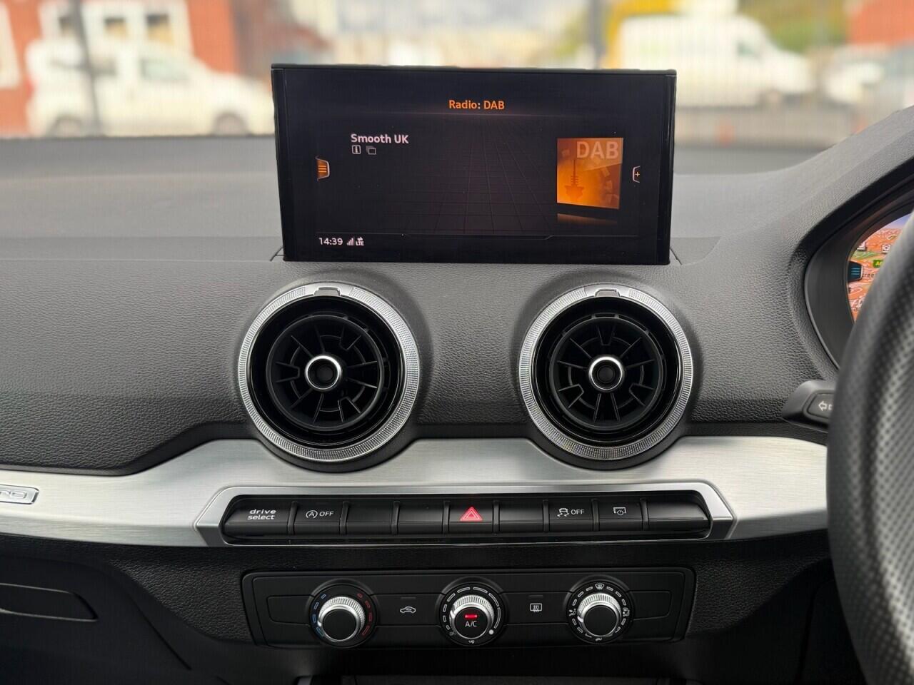 Audi Q2 view 18