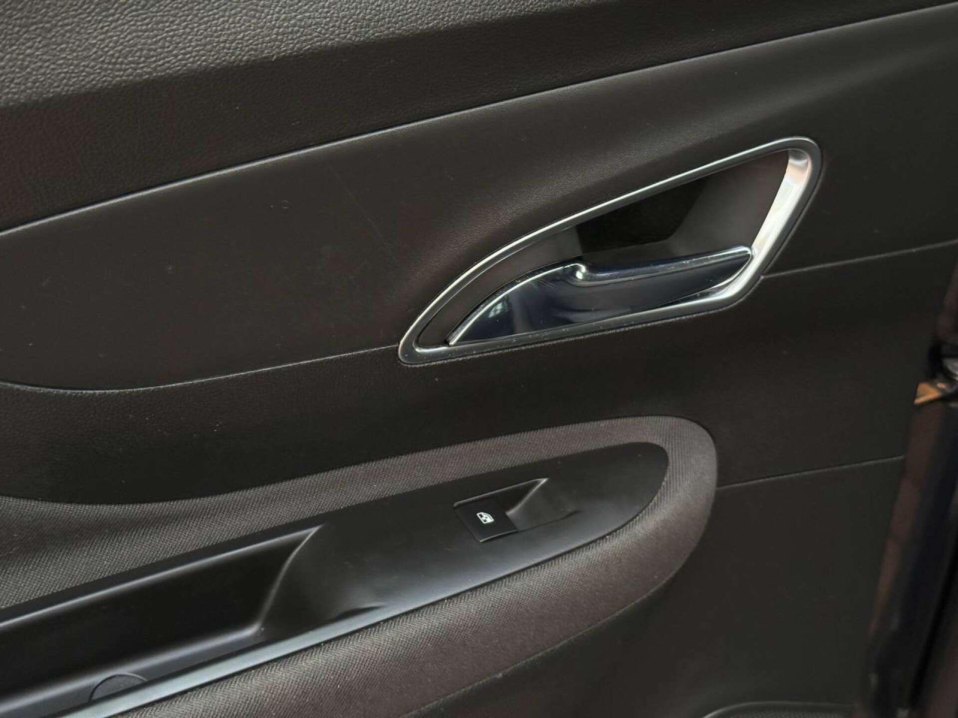 Vauxhall Mokka view 31