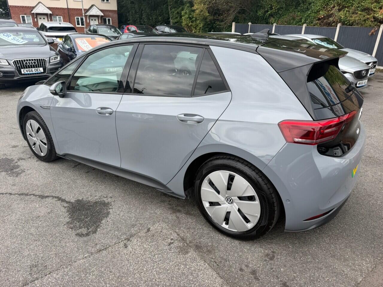 Volkswagen ID.3 view 6