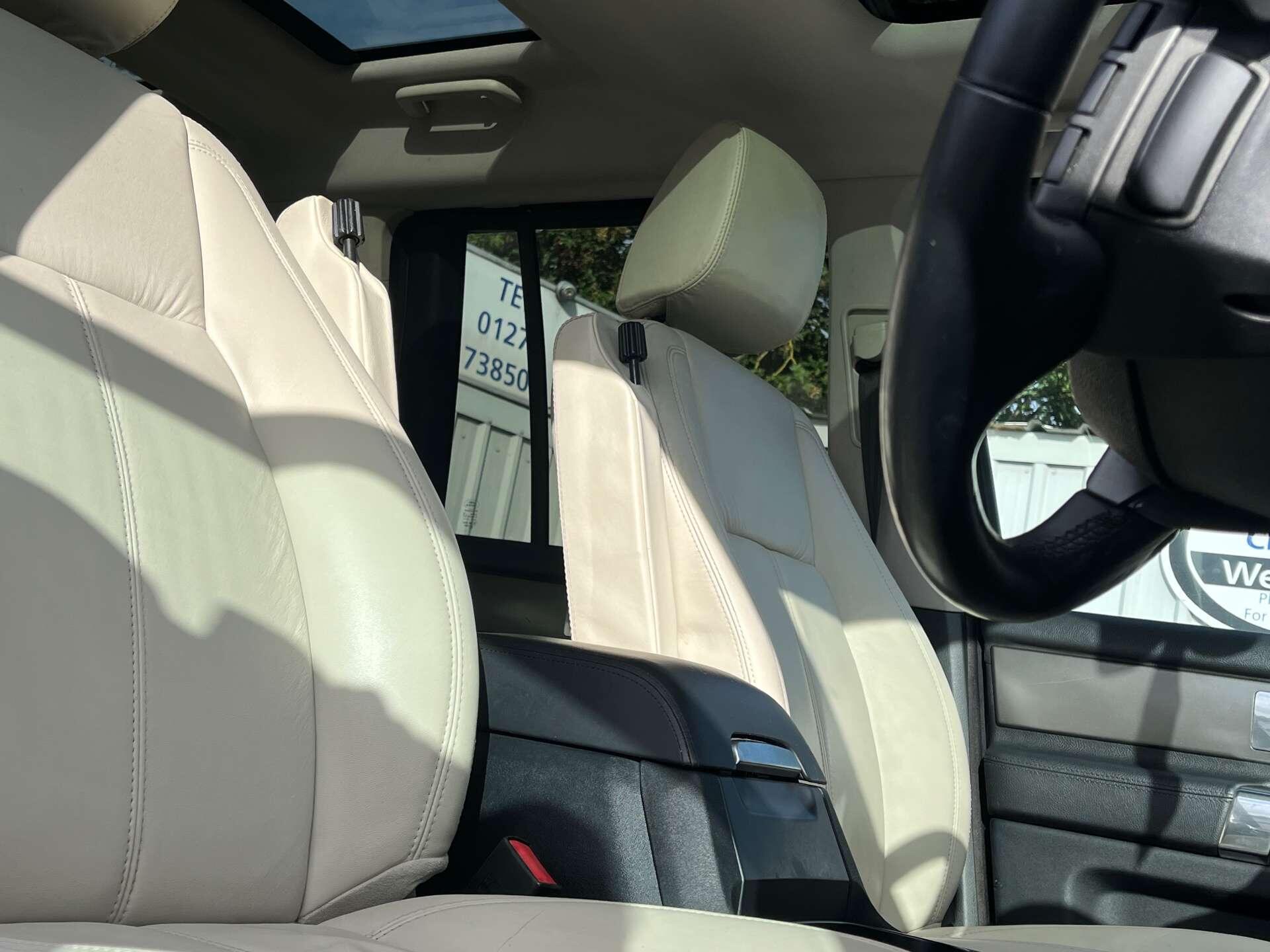 Land Rover Discovery view 10