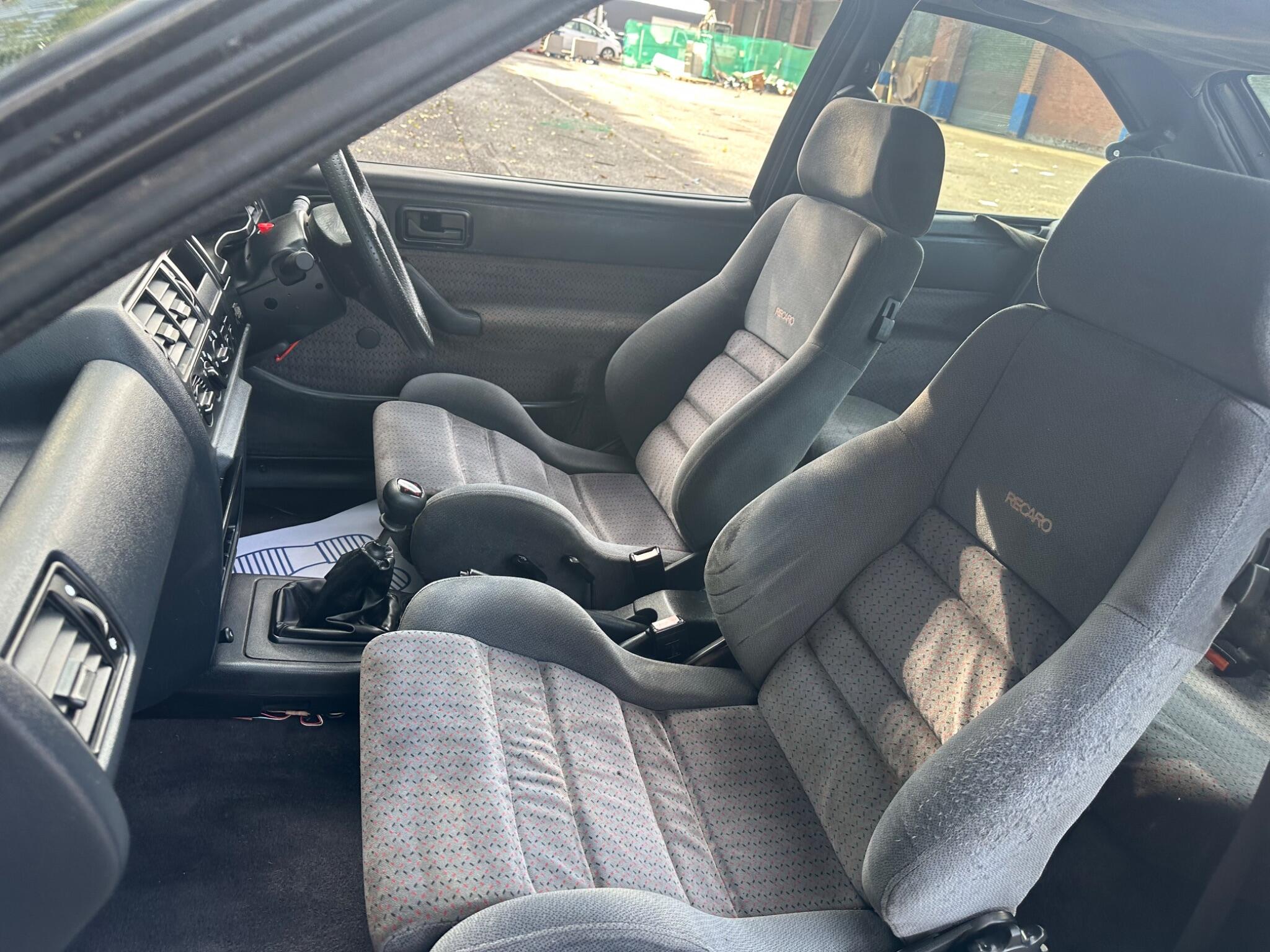 Ford Escort view 29