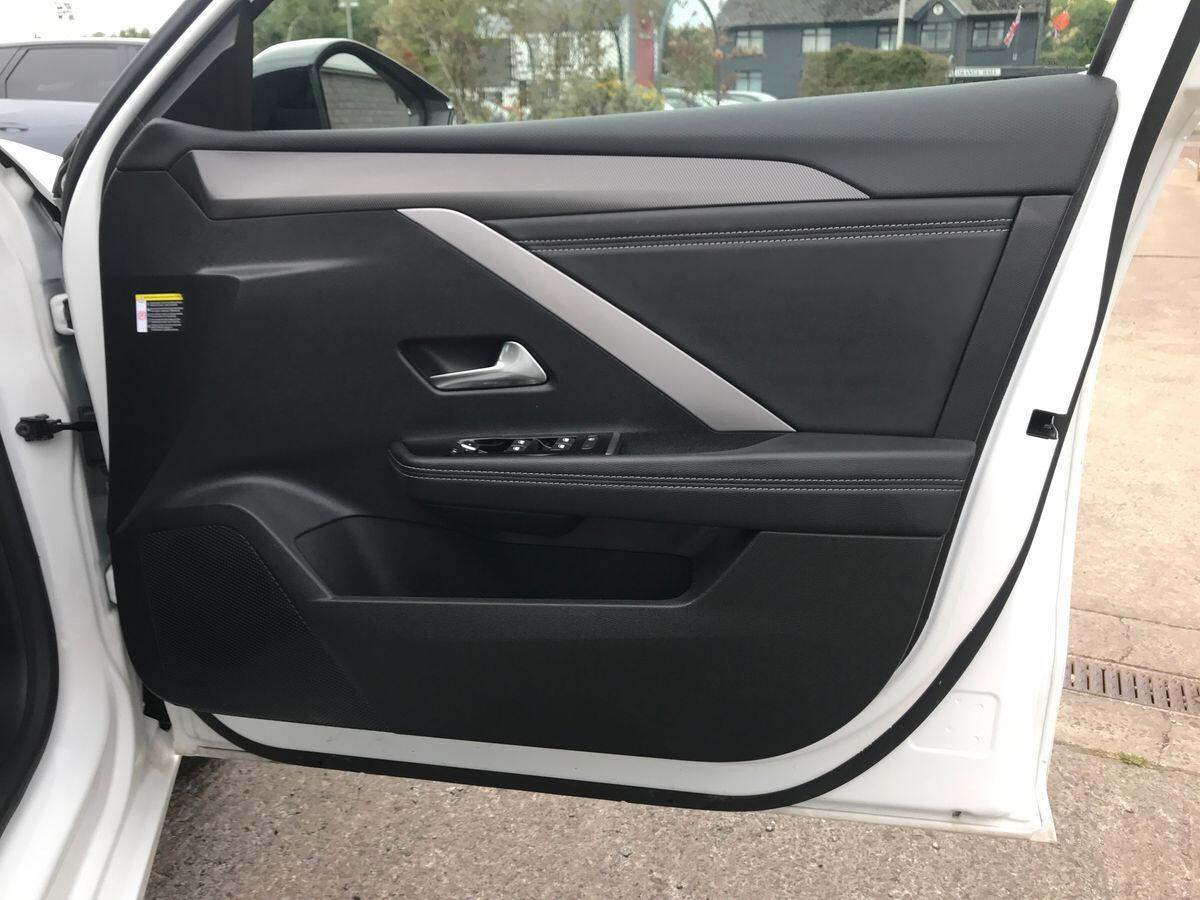 Vauxhall Astra view 16