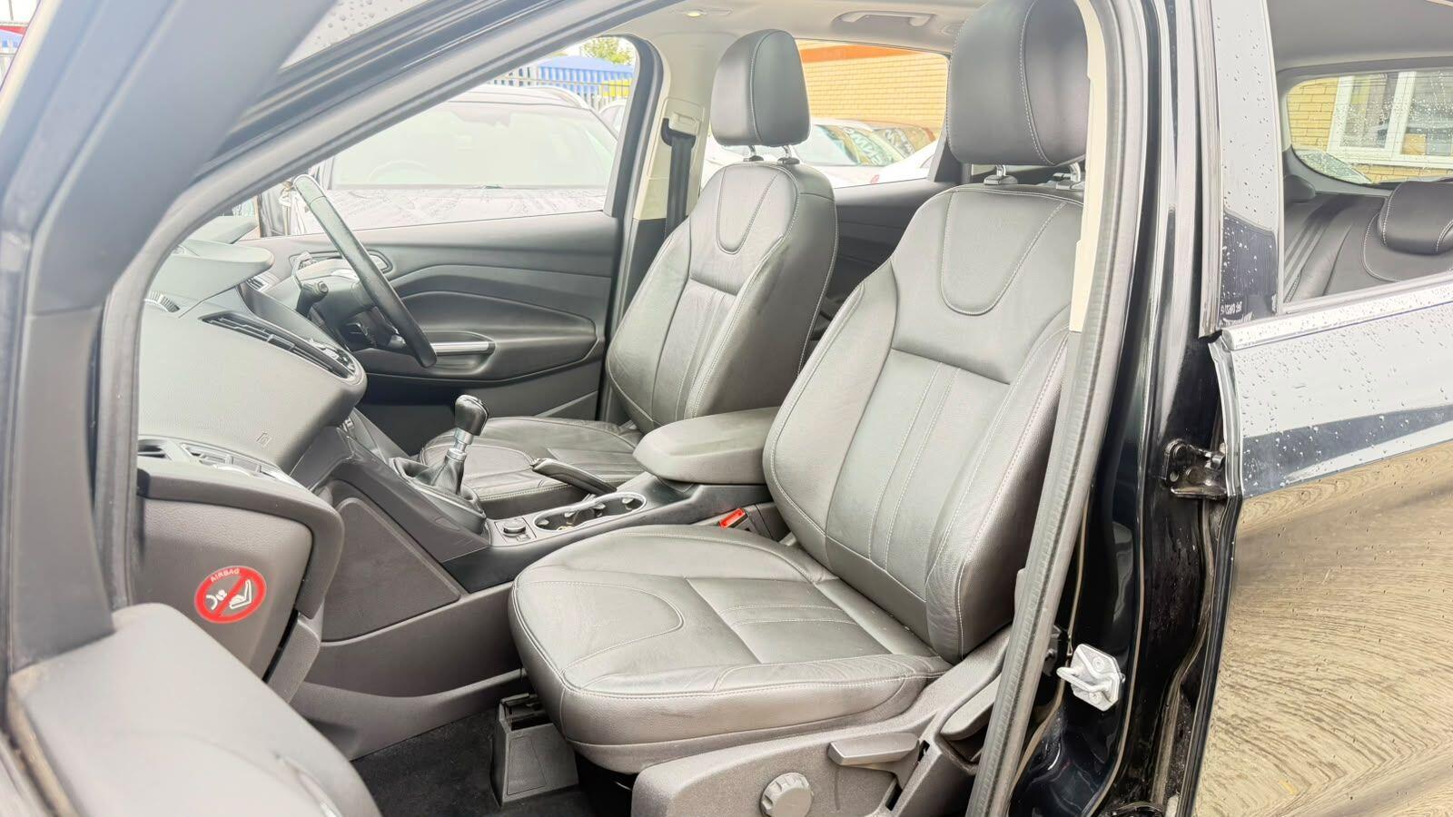 Ford Kuga view 31