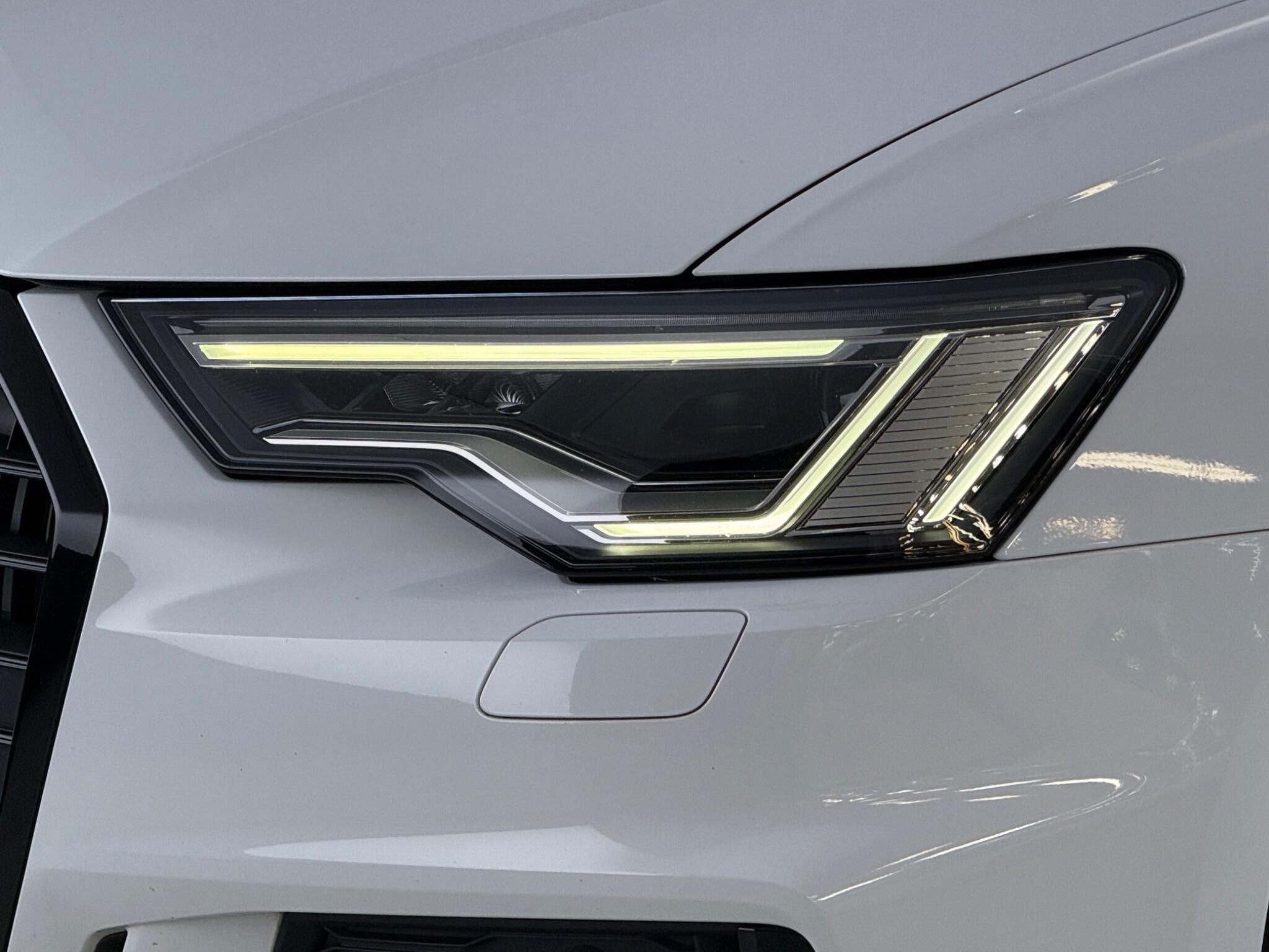 Audi A6 view 10