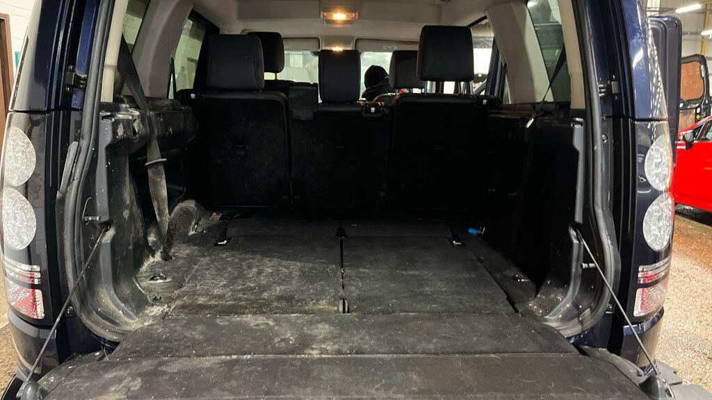 Land Rover Discovery 4 view 11