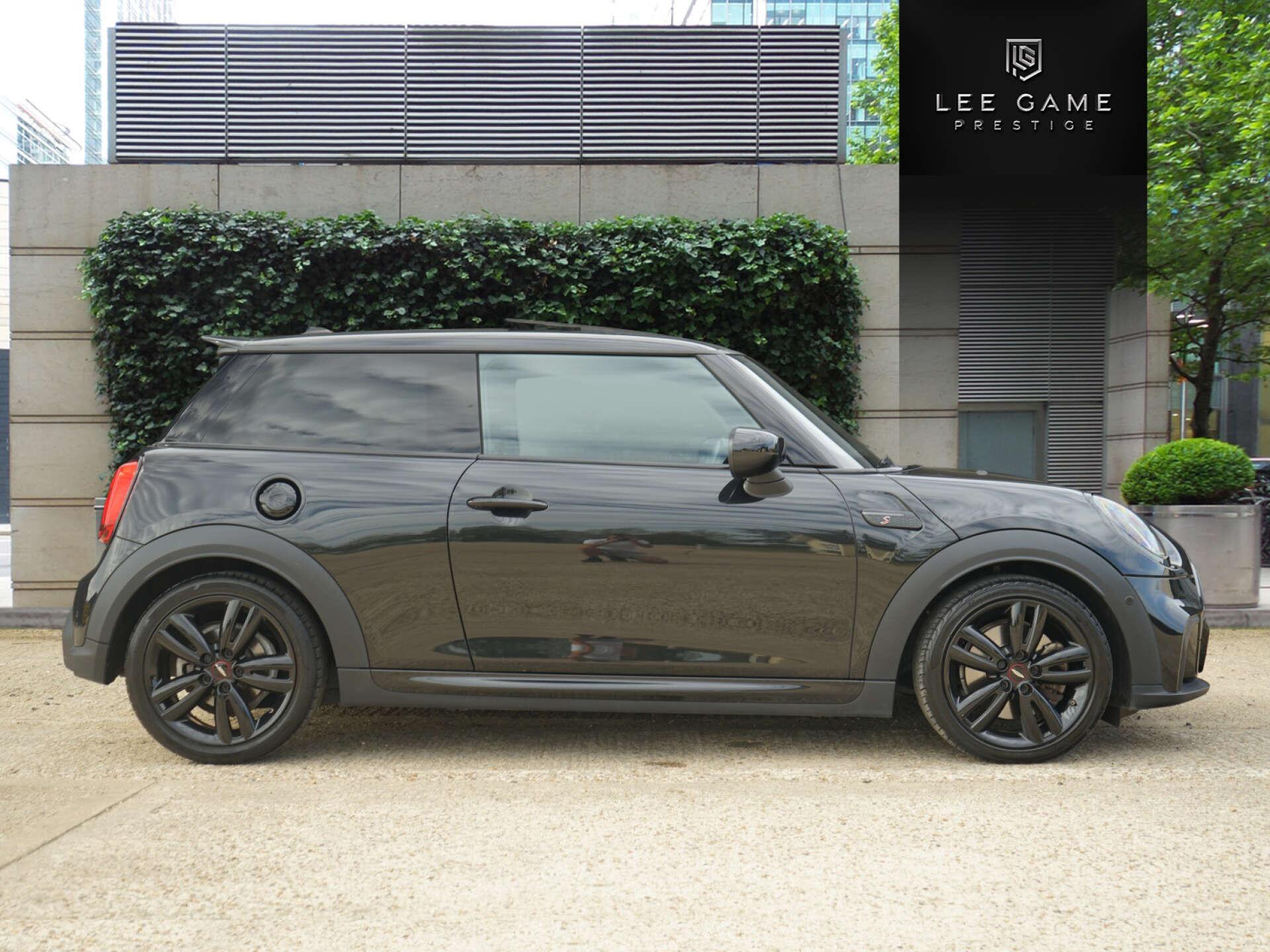 Mini Hatch view 4