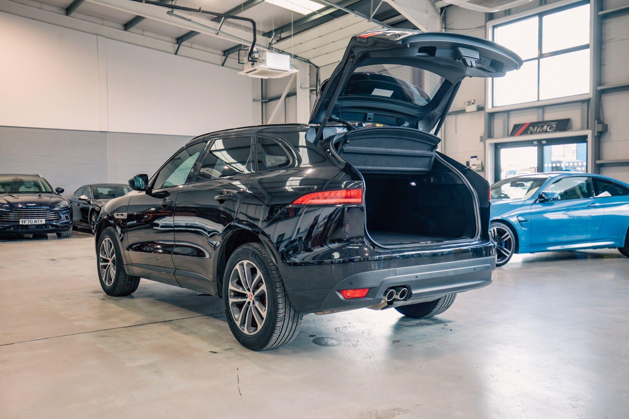 Jaguar F-Pace view 32