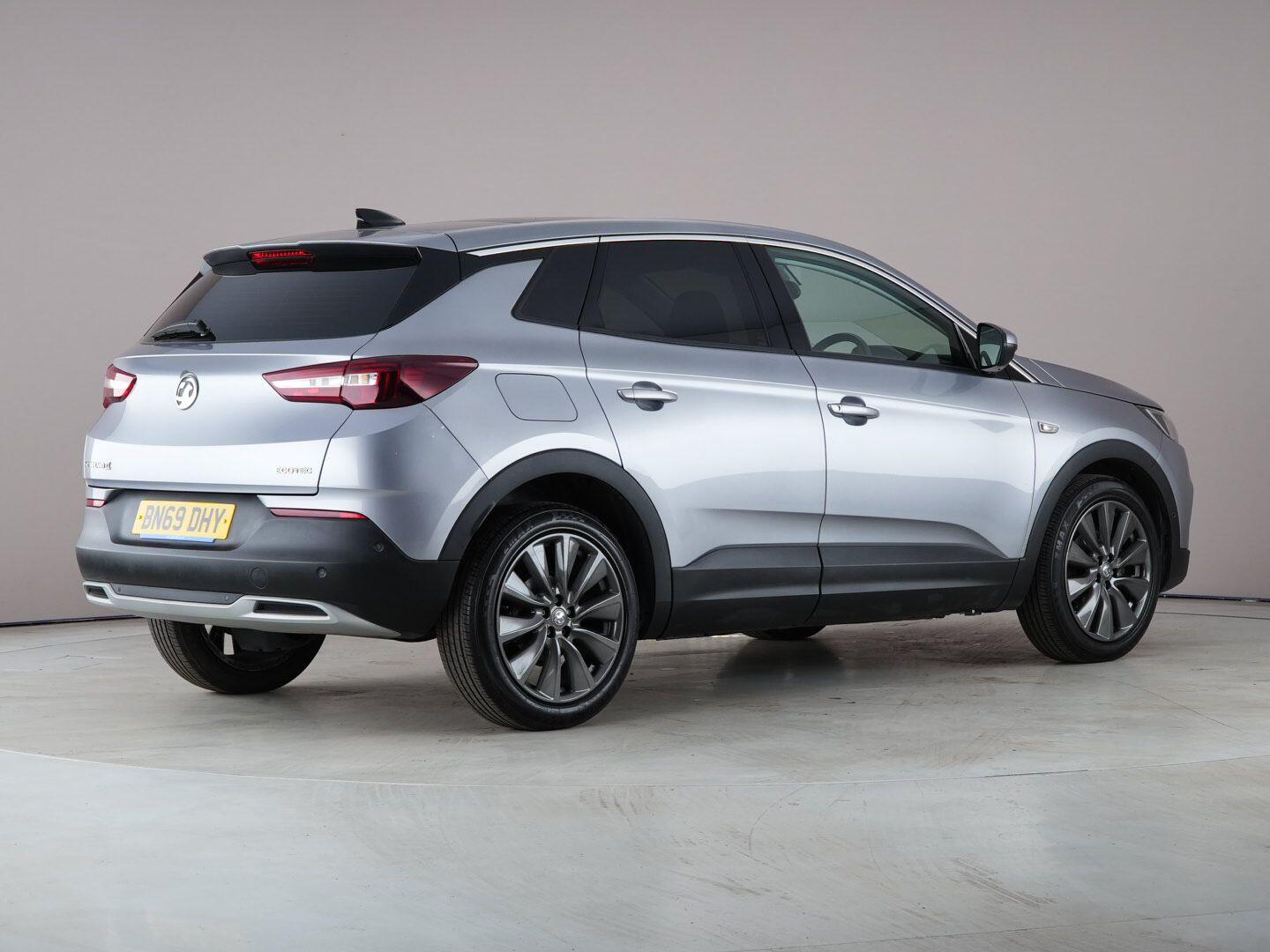 Vauxhall Grandland X view 8