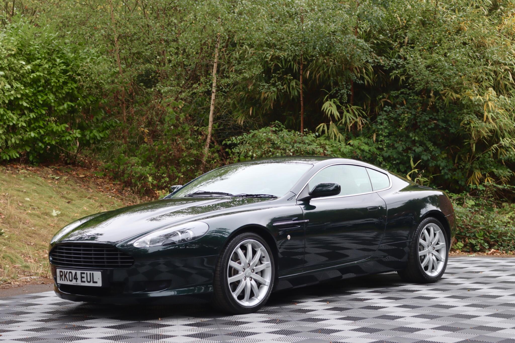 Aston Martin DB9 view 19