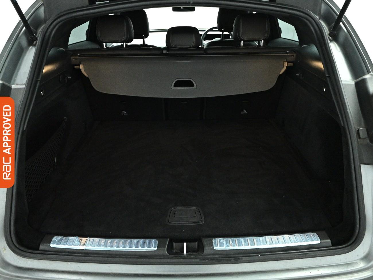 Mercedes-Benz EQC view 29