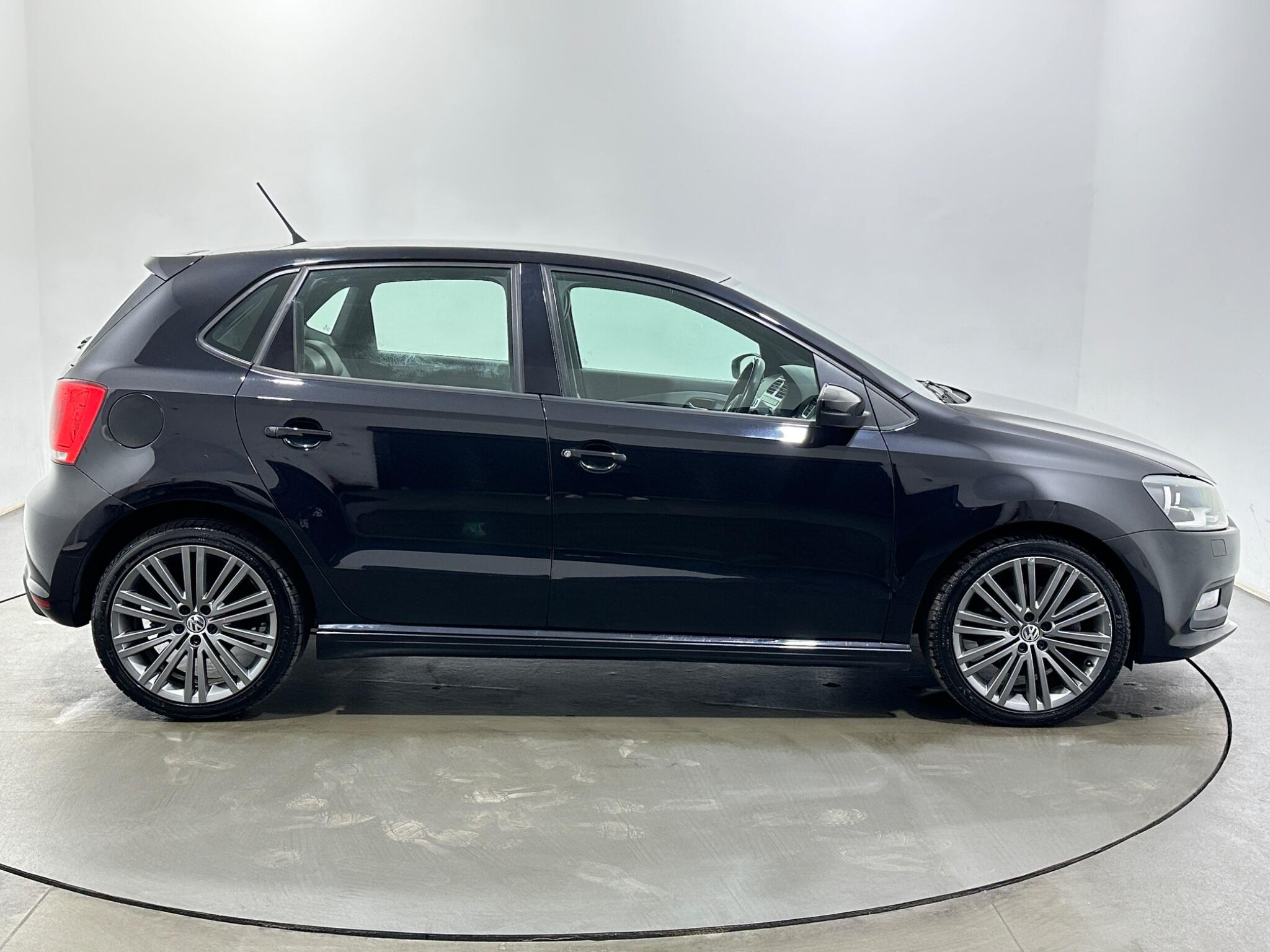 Volkswagen Polo view 9