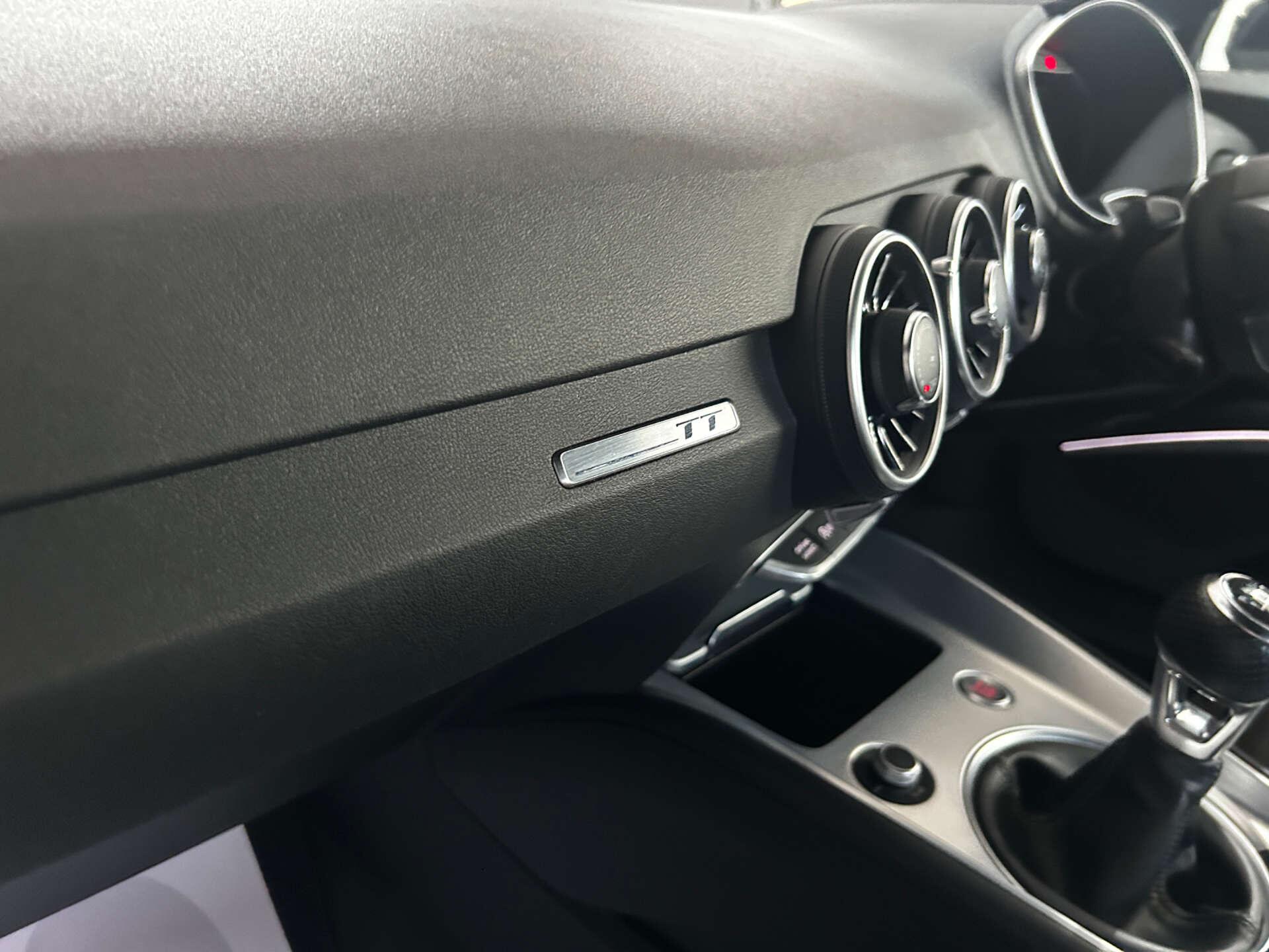 Audi TT view 63