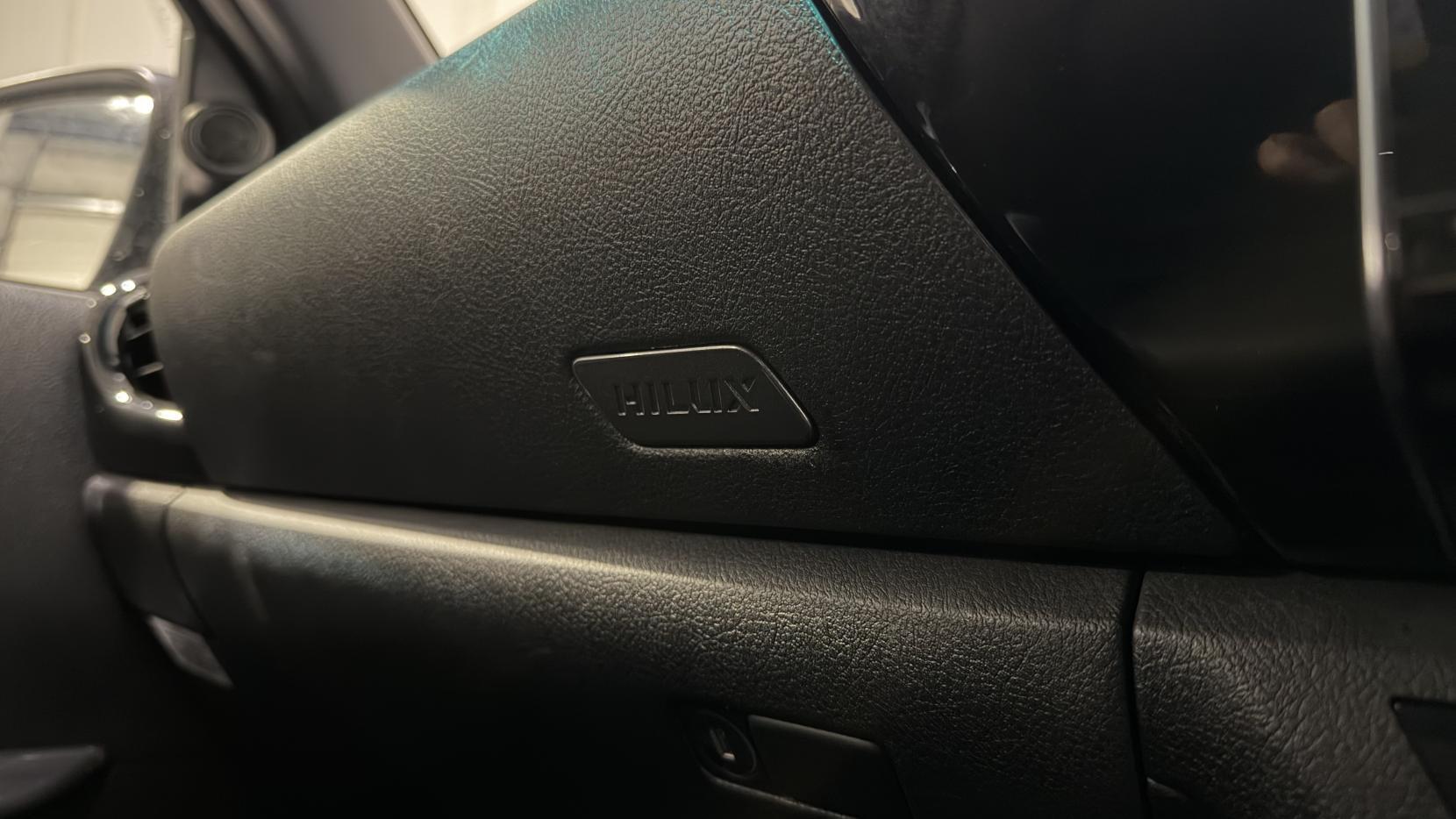 Toyota Hilux view 43