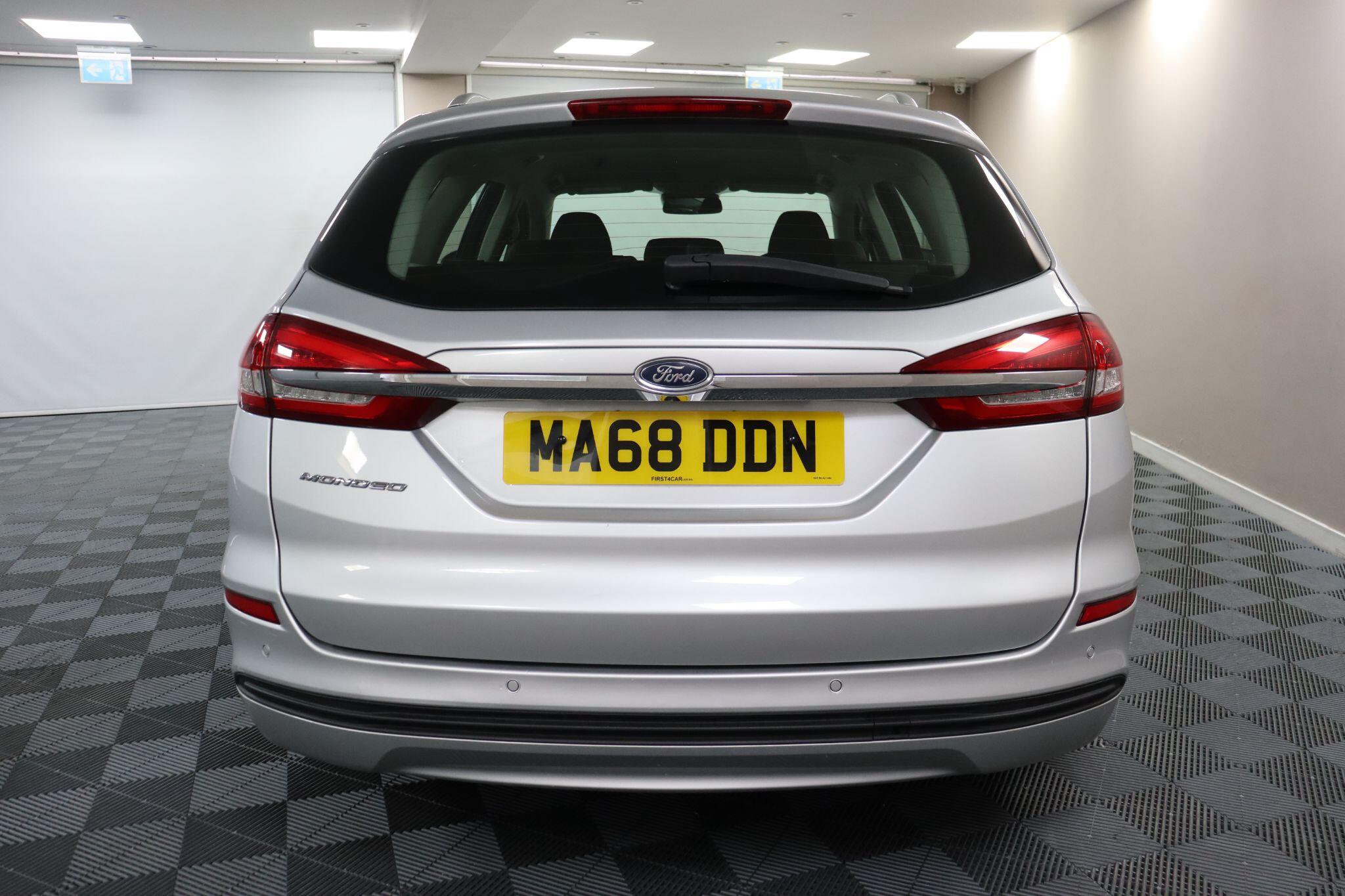 Ford Mondeo view 8