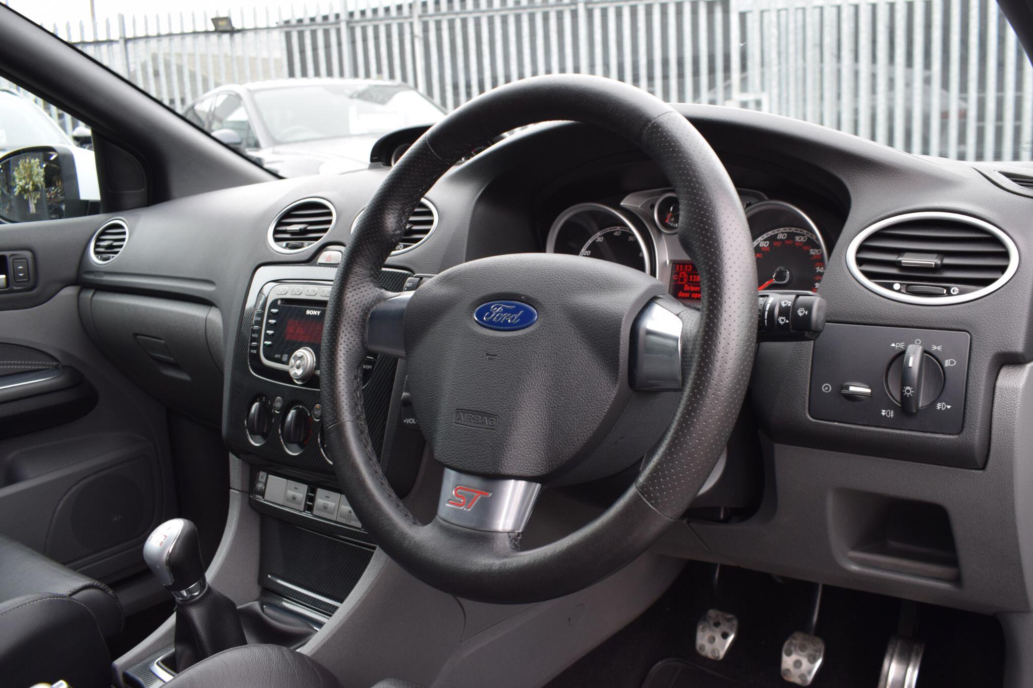 Ford Focus view 9