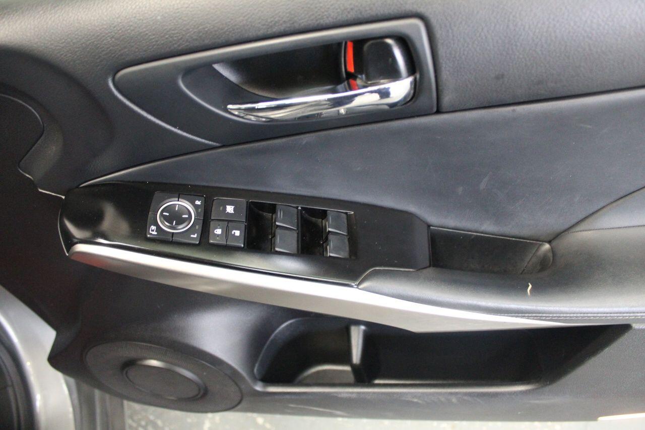 Lexus Is view 53