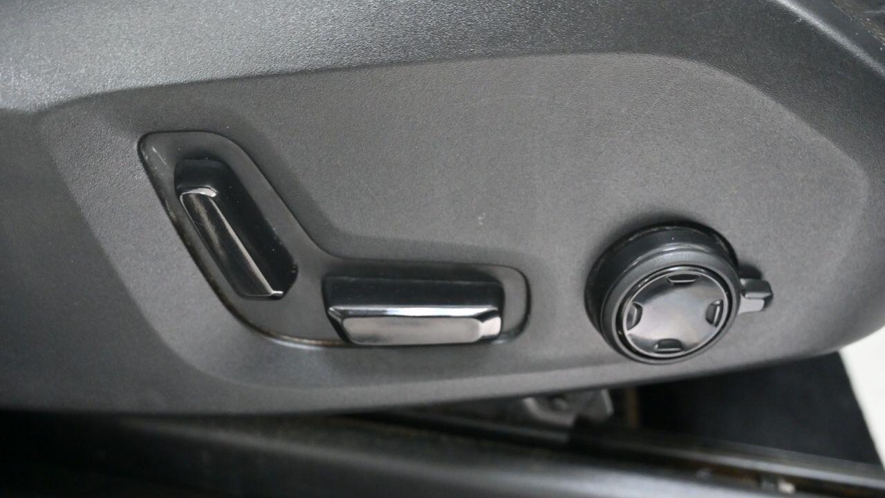 Volvo XC90 view 40
