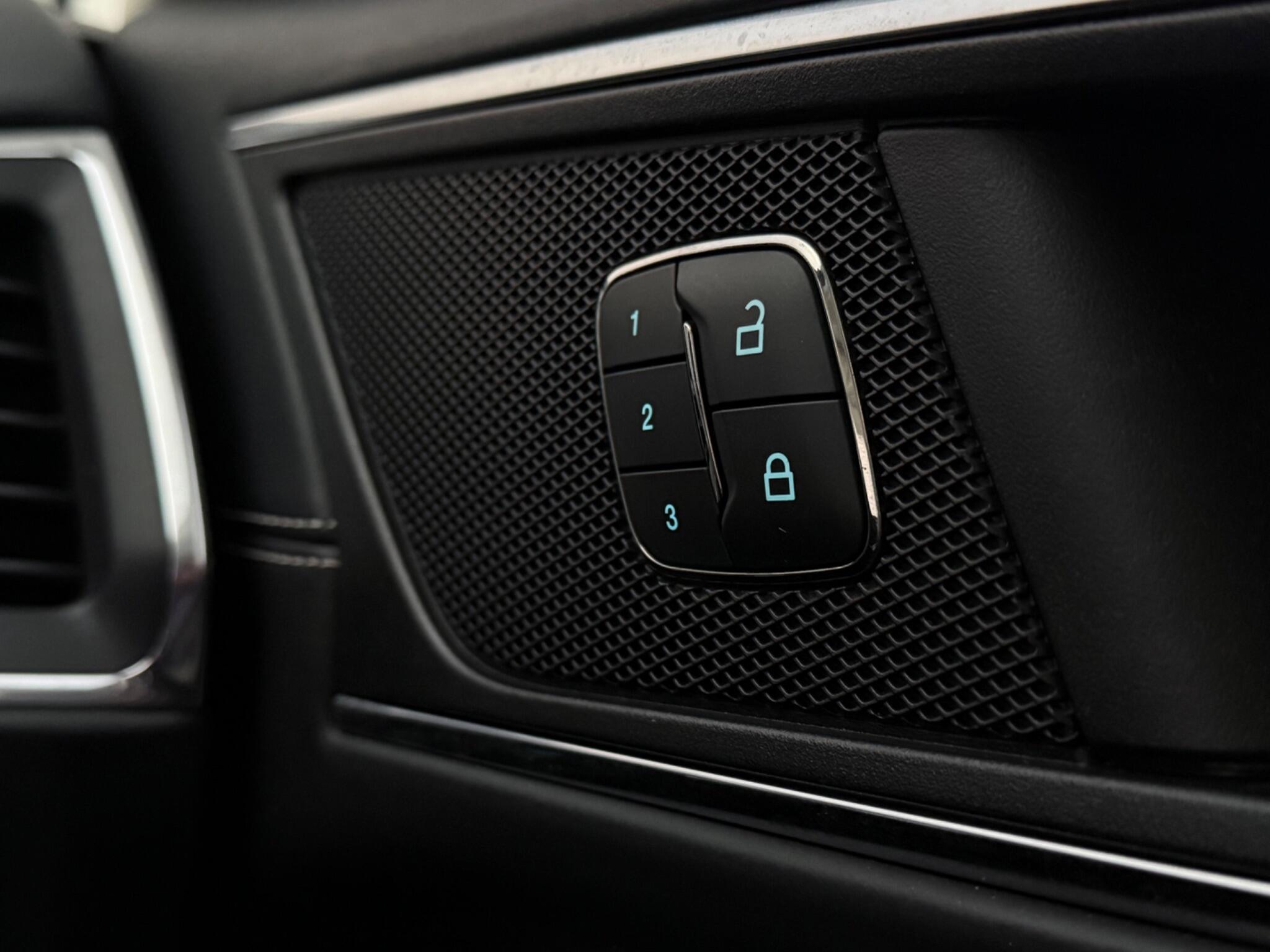 Ford S-Max view 16