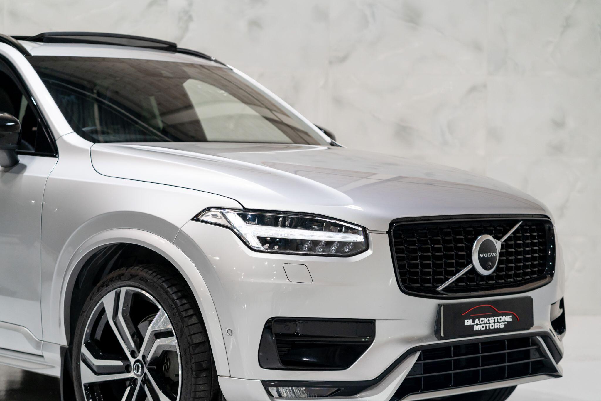 Volvo XC90 view 10