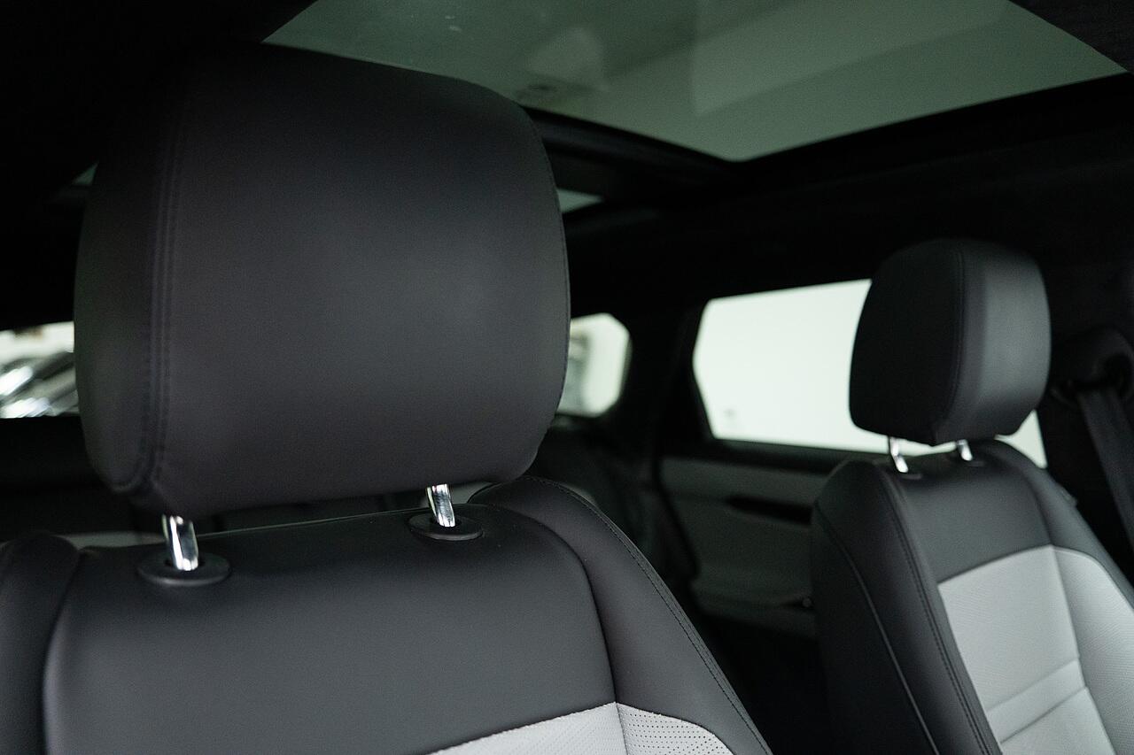 Land Rover Range Rover Evoque view 4