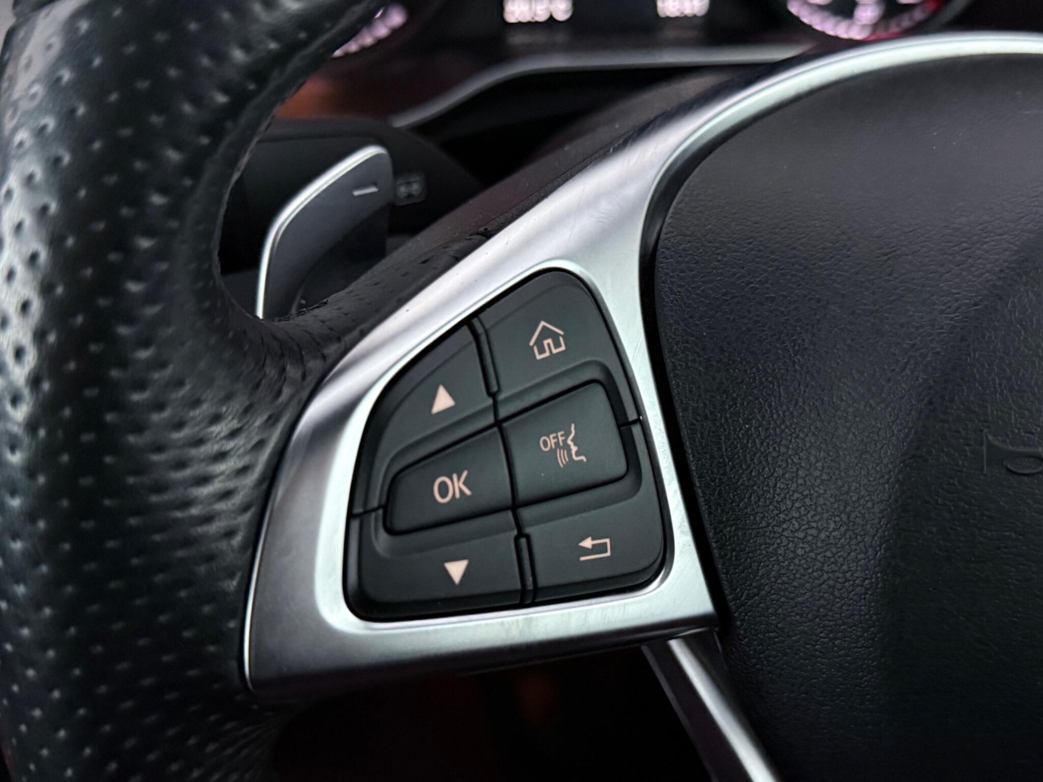 Mercedes-Benz C-Class view 13