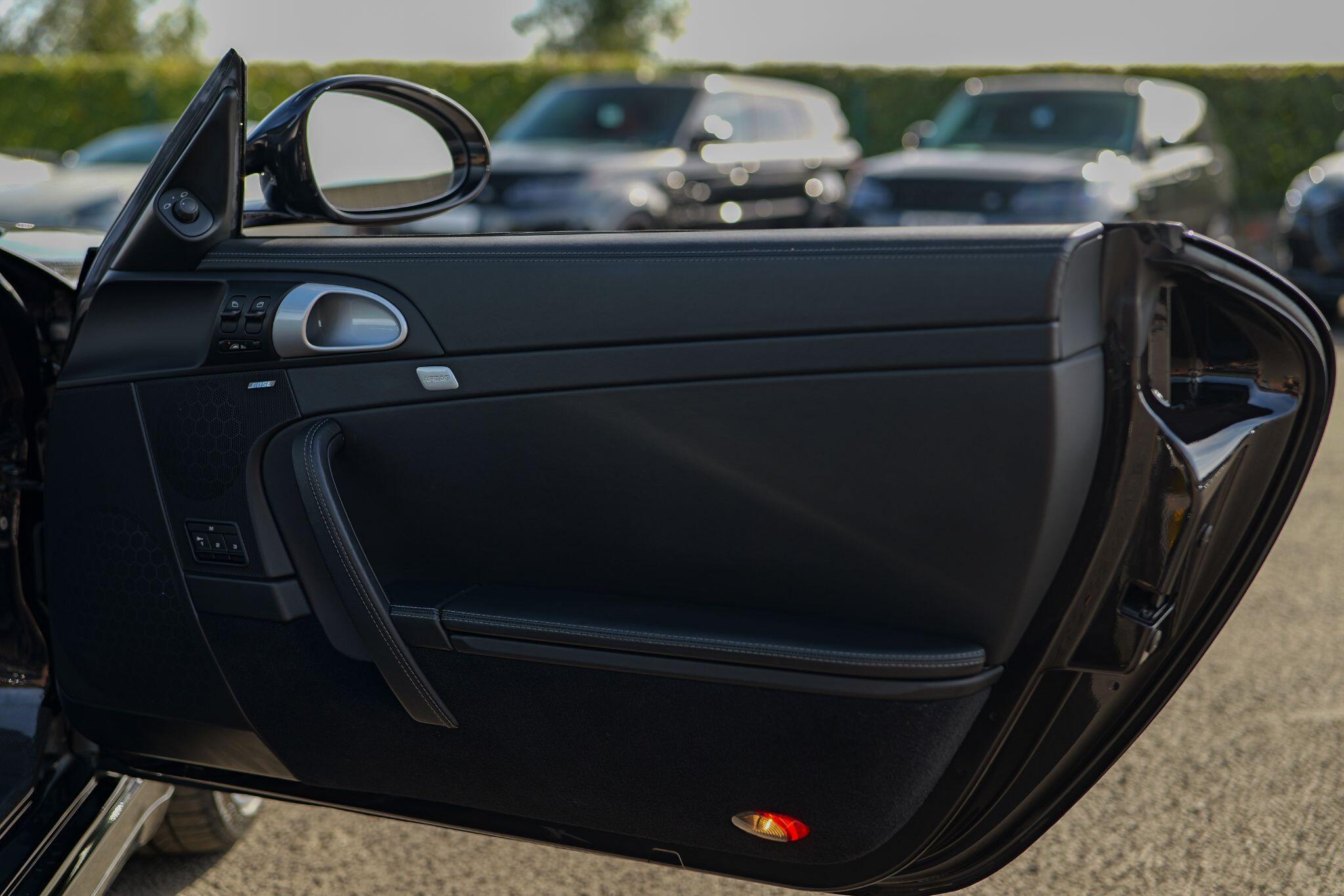 Porsche 911 view 29