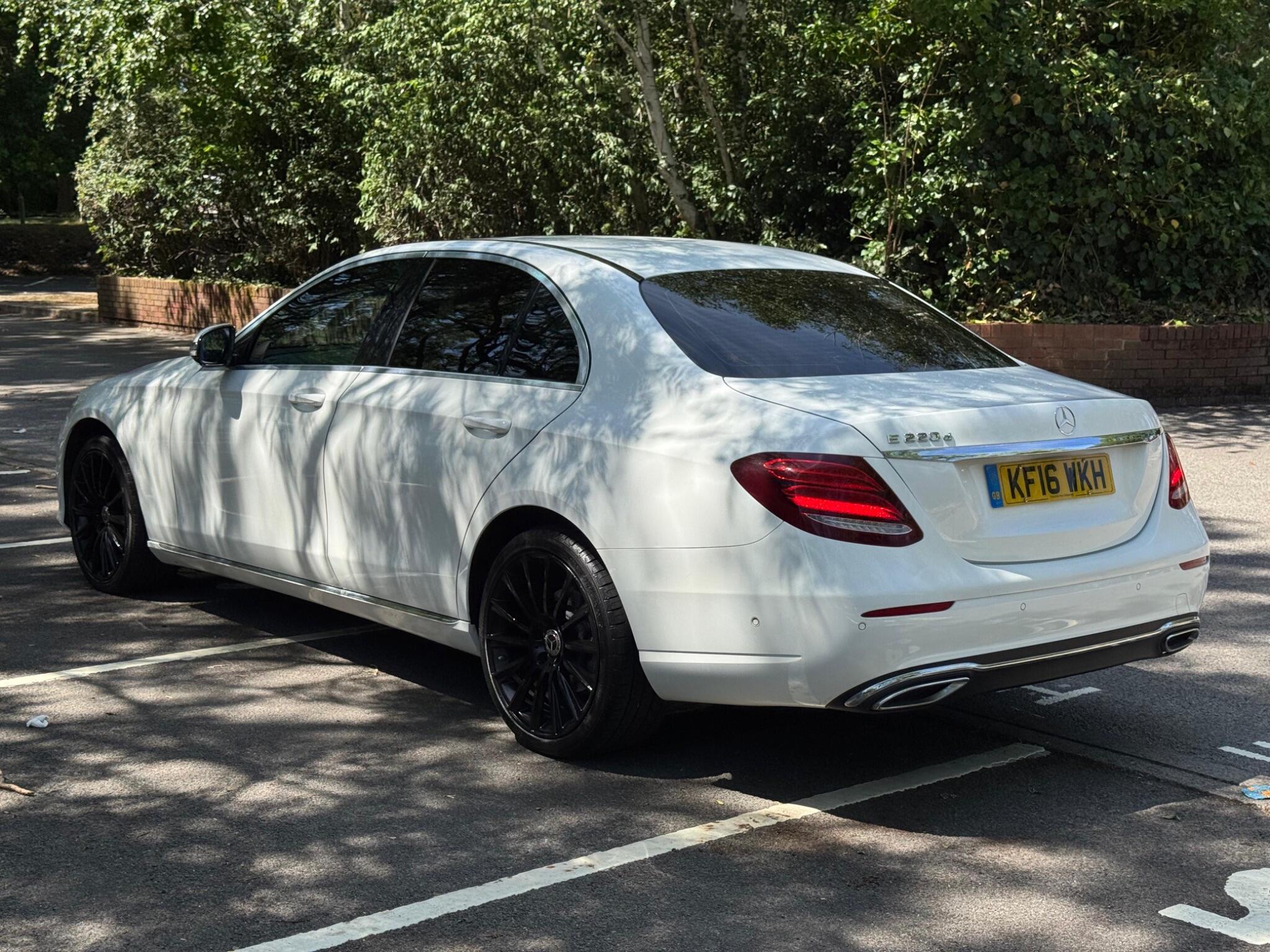 Mercedes-Benz E-Class view 5