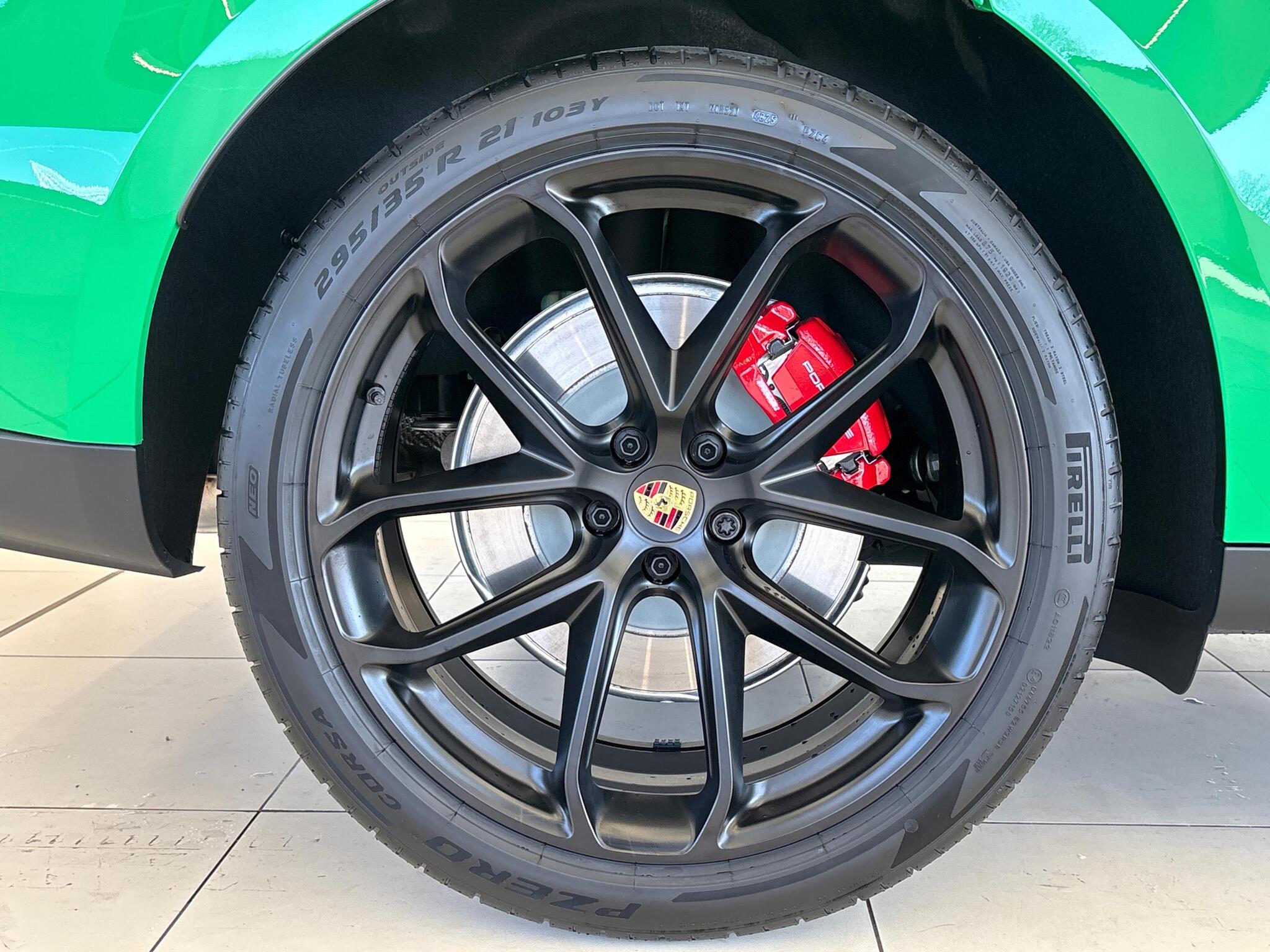 Porsche Macan view 24