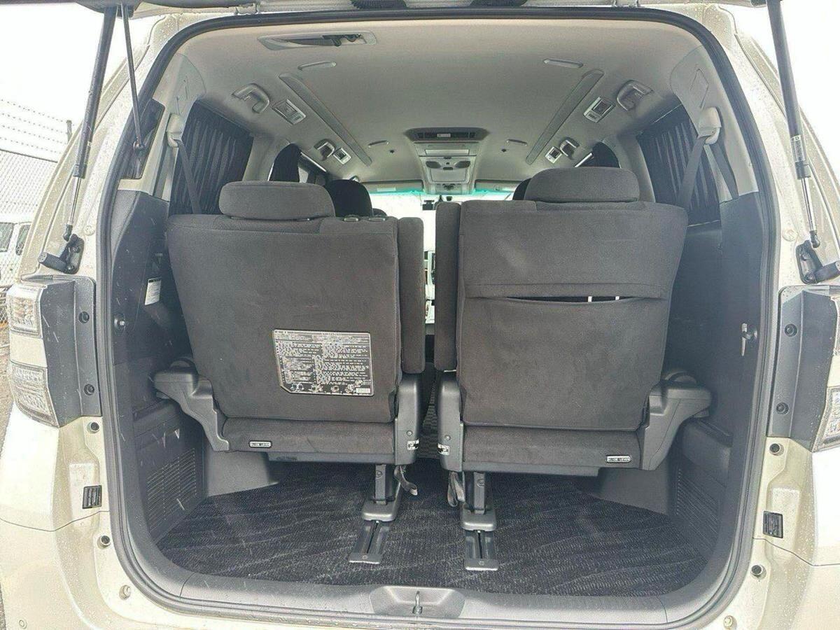 Toyota Vellfire view 18