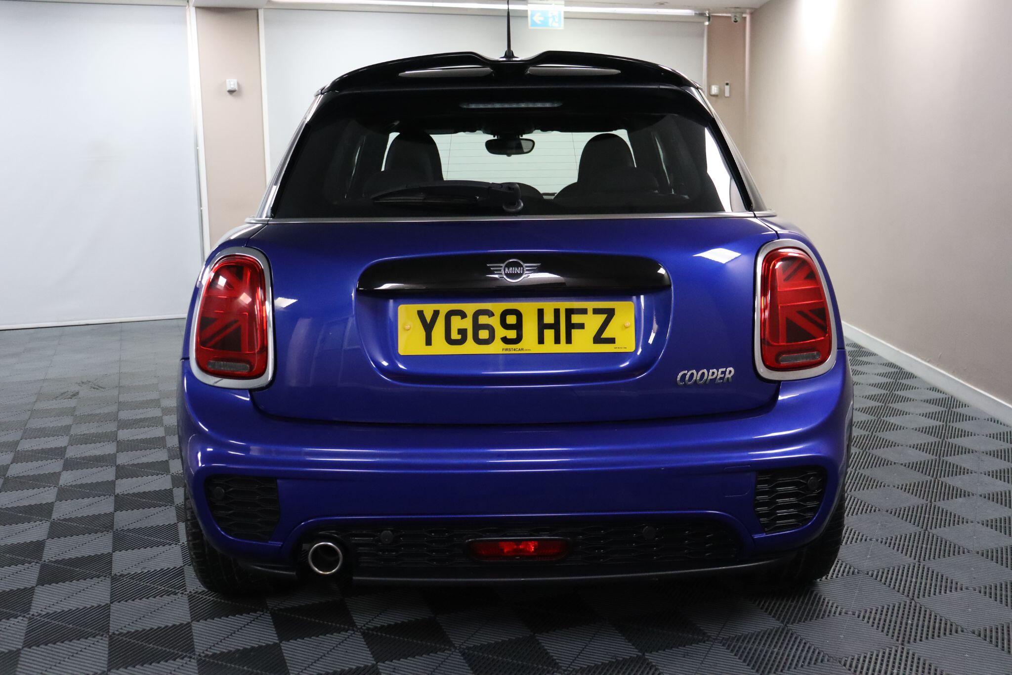 Mini Hatch view 8