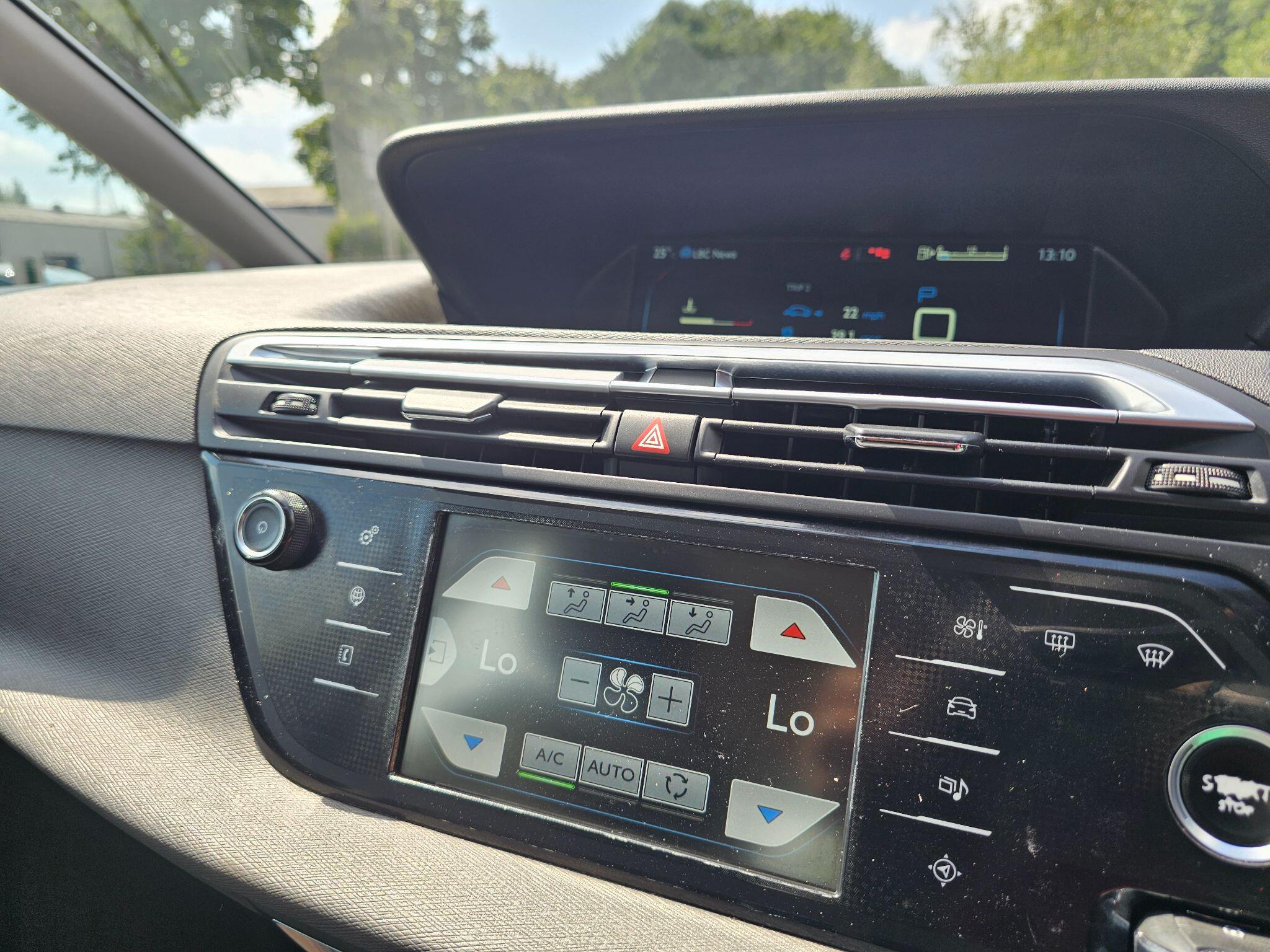 Citroen Grand C4 Picasso view 32
